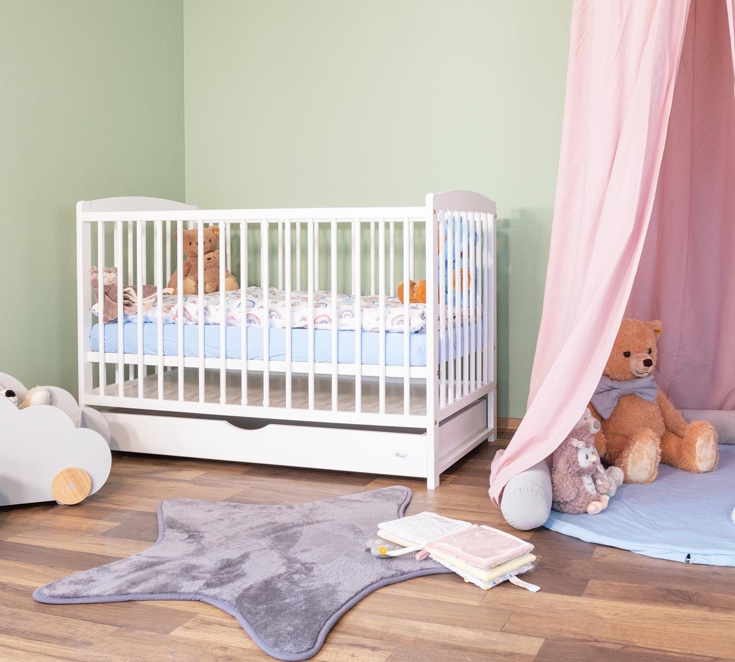 Ihr Alcube mit 60x120 cm und I Schublade Weiß aus für - Lattenrost Kiefernholz Emmi Baby! Babybett - Entdecken BESTSELLER, inkl. Babybett Sie unser Rausfallschutz perfekt