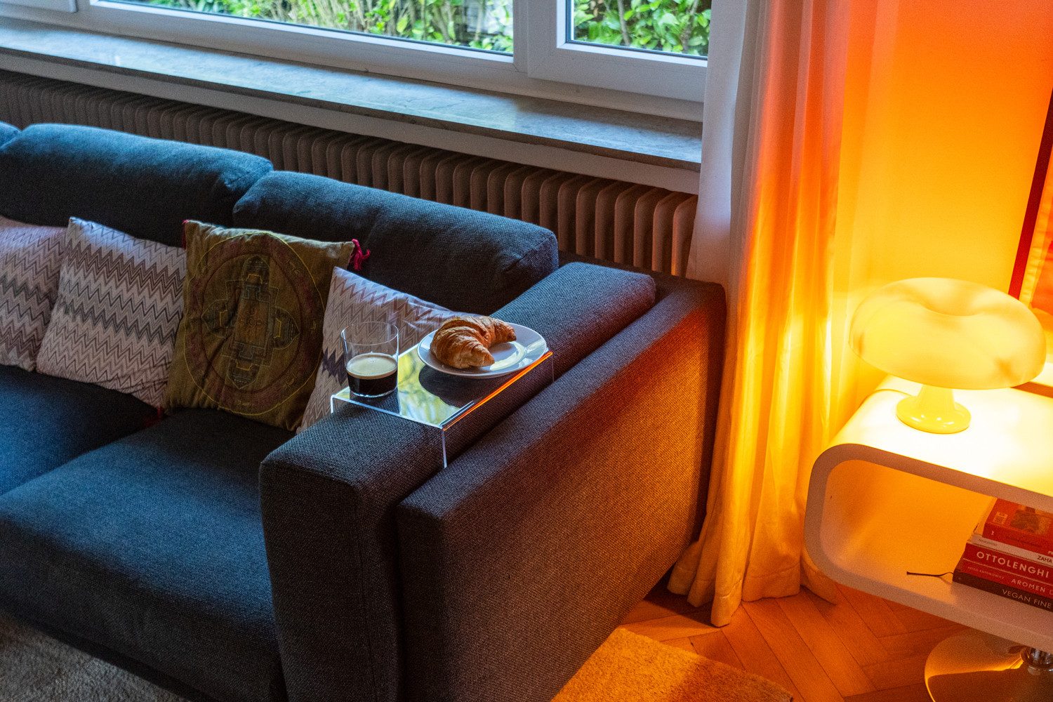 queence Beistelltisch Ablagefläche Sofalehne, Tablett, Tisch, Acrylglas Sofa, Couchtisch, Sofa Acryl Ablage in verschiedenen Abmessungen erhältlich