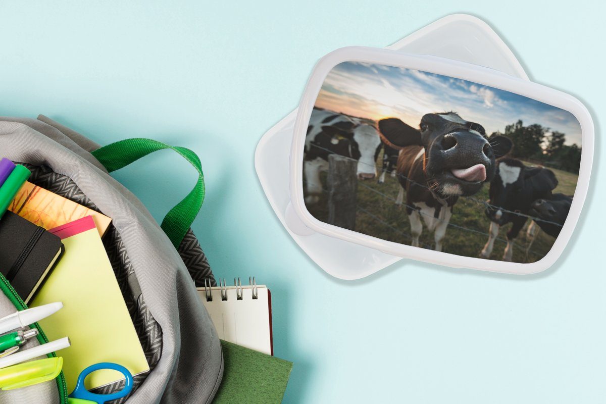 MuchoWow Lunchbox Brotdose, für - Tiere Kunststoff, - weiß Ausgezeichnete Jungs Natur und Brotbox Erwachsene, und Mädchen Kuh Zunge, (2-tlg), für - Kinder