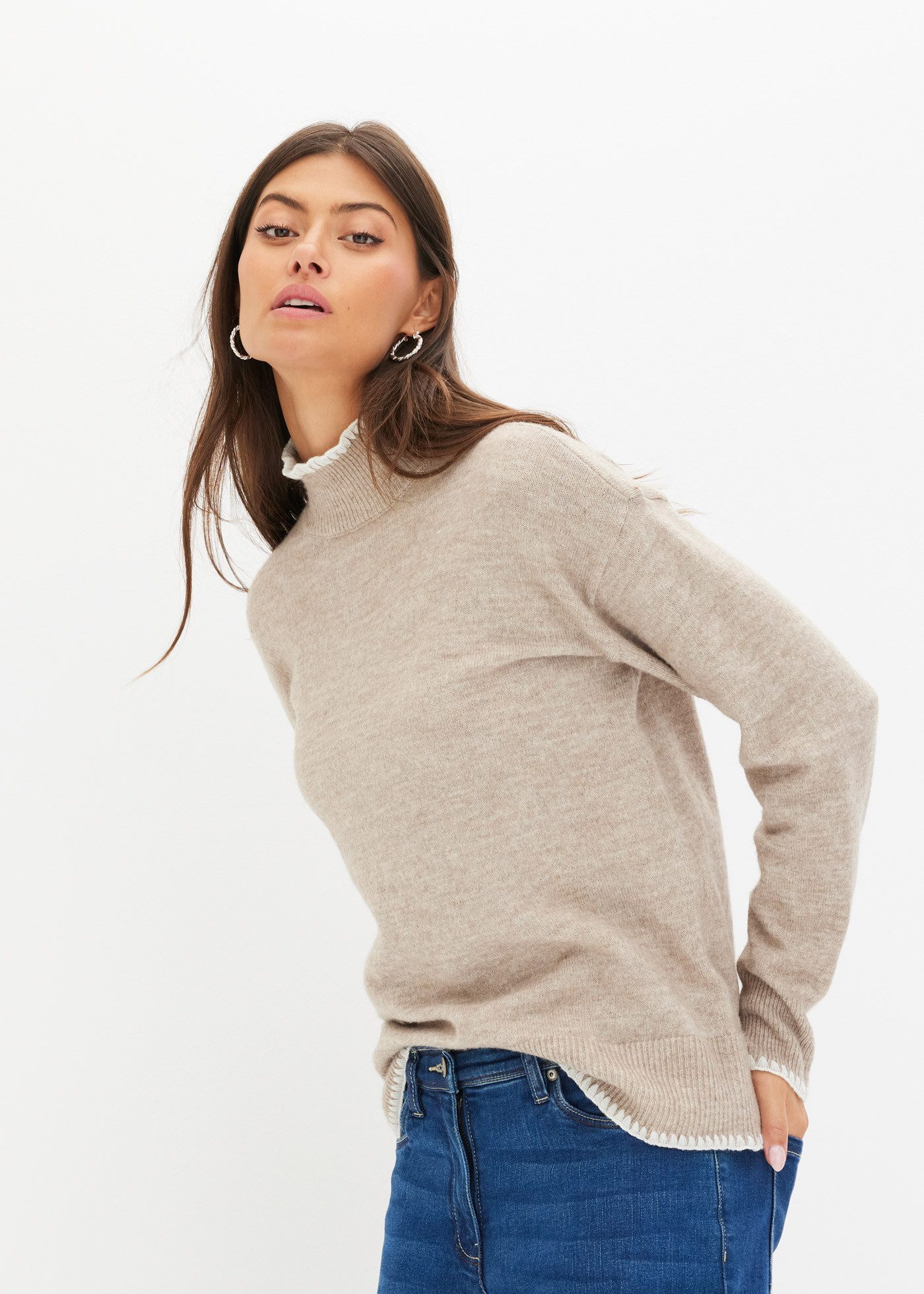 bonprix Strickpullover mit Stehkragen, kontrastfarbige Häkelkanten, bequem, meliert