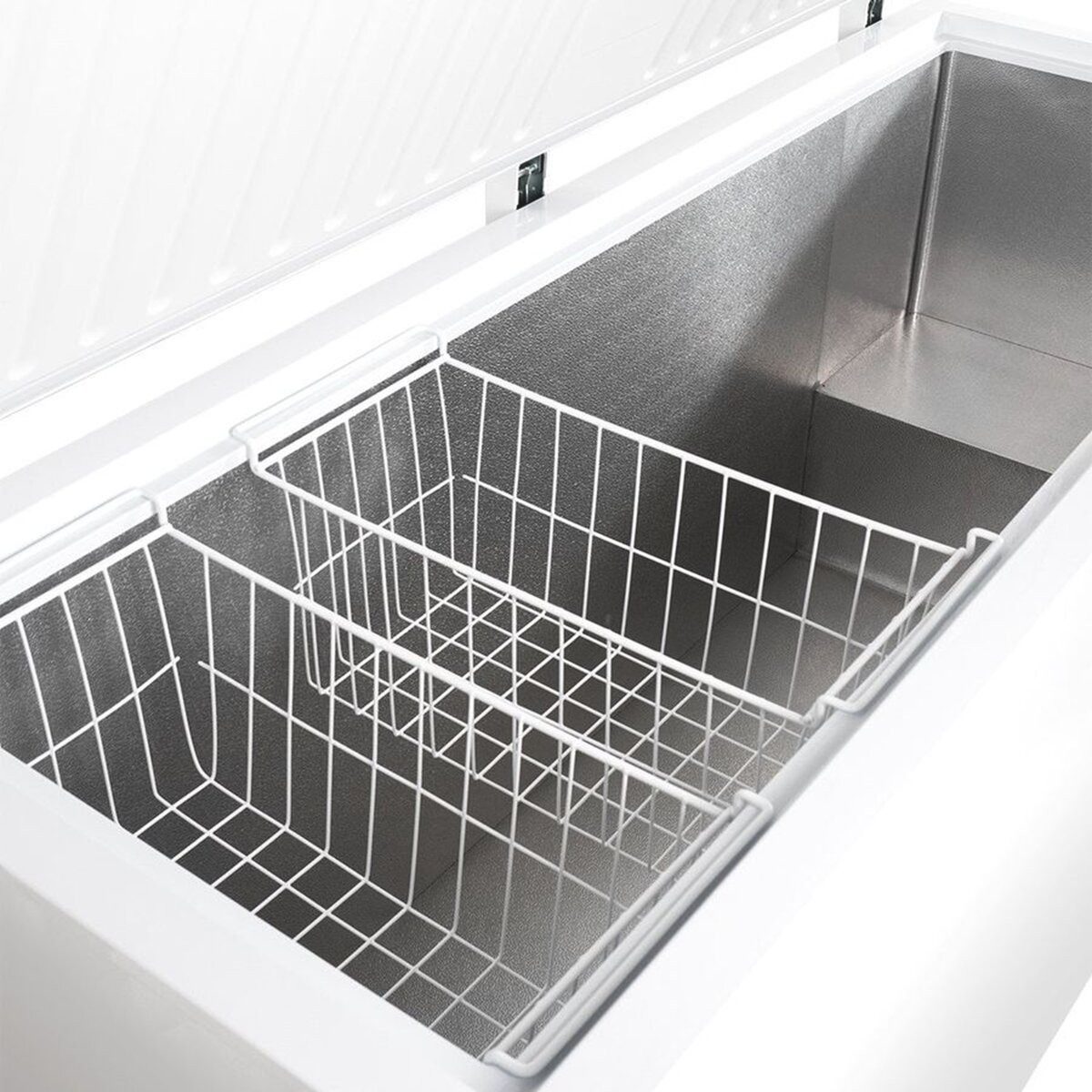 GastroHero Gefriertruhe Tiefkühltruhe ECO 650, 550L, Klappdeckel, abschließbar, Gastro TKTE650, 181.5 cm breit, Energieeffizienzklasse C, höhenverstellbare Füße, Gefriertruhe
