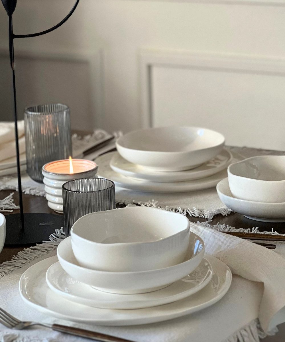 Zoha Teller-Set Perlemor weiß - Skandinavisches Design, Teller Set spülmaschinenfest (24-tlg), 6 Personen, Hochwertiges Steingut, Mikrowellenfestes & Kratzbeständiges Geschirrset für Zuhause & Events