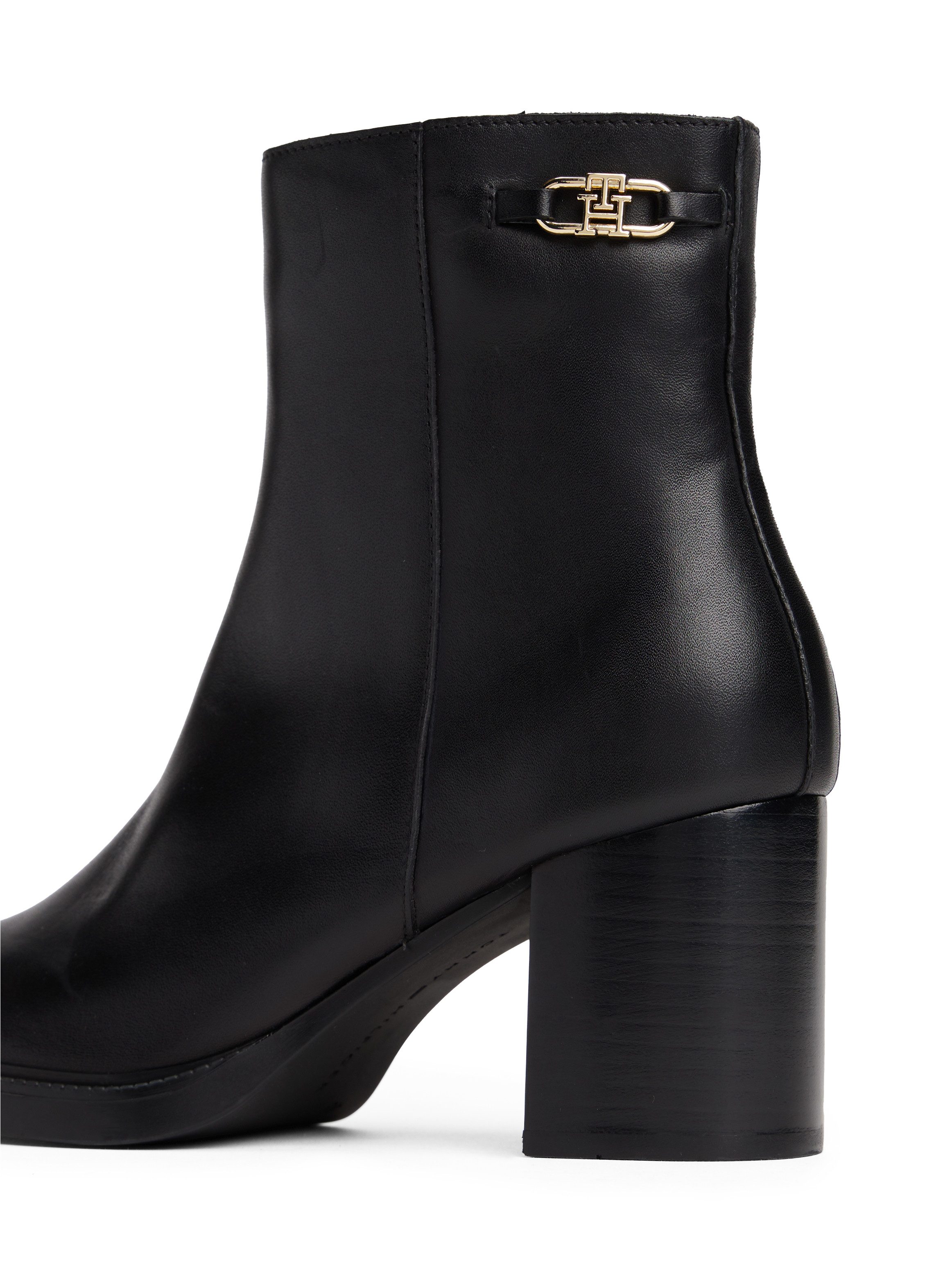 Tommy Hilfiger STACKED HEEL LEATHER ANKLE BOOT Stiefelette, Blockabsatz, Ankleboots, Businessschuh, goldfarbenes Schmuckelement
