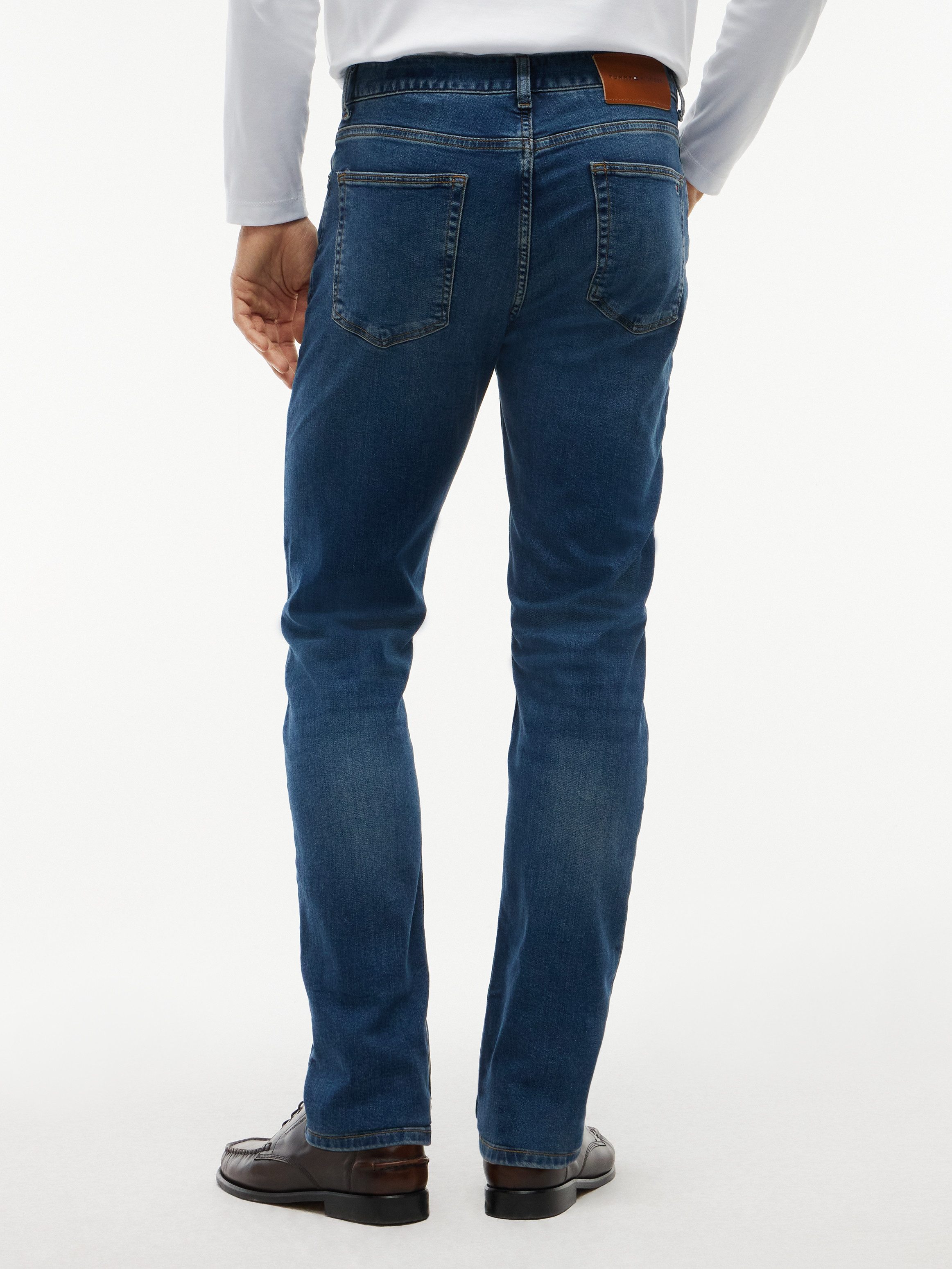 Tommy Hilfiger Slim-fit-Jeans CORE BLEECKER mit dezenter Waschung