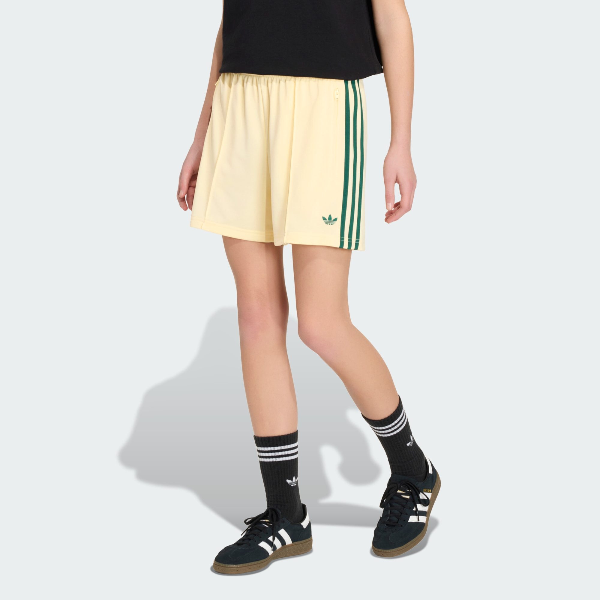 adidas Originals Shorts FIREBIRD SHORTS, BÜGELFALTEN (1-tlg)