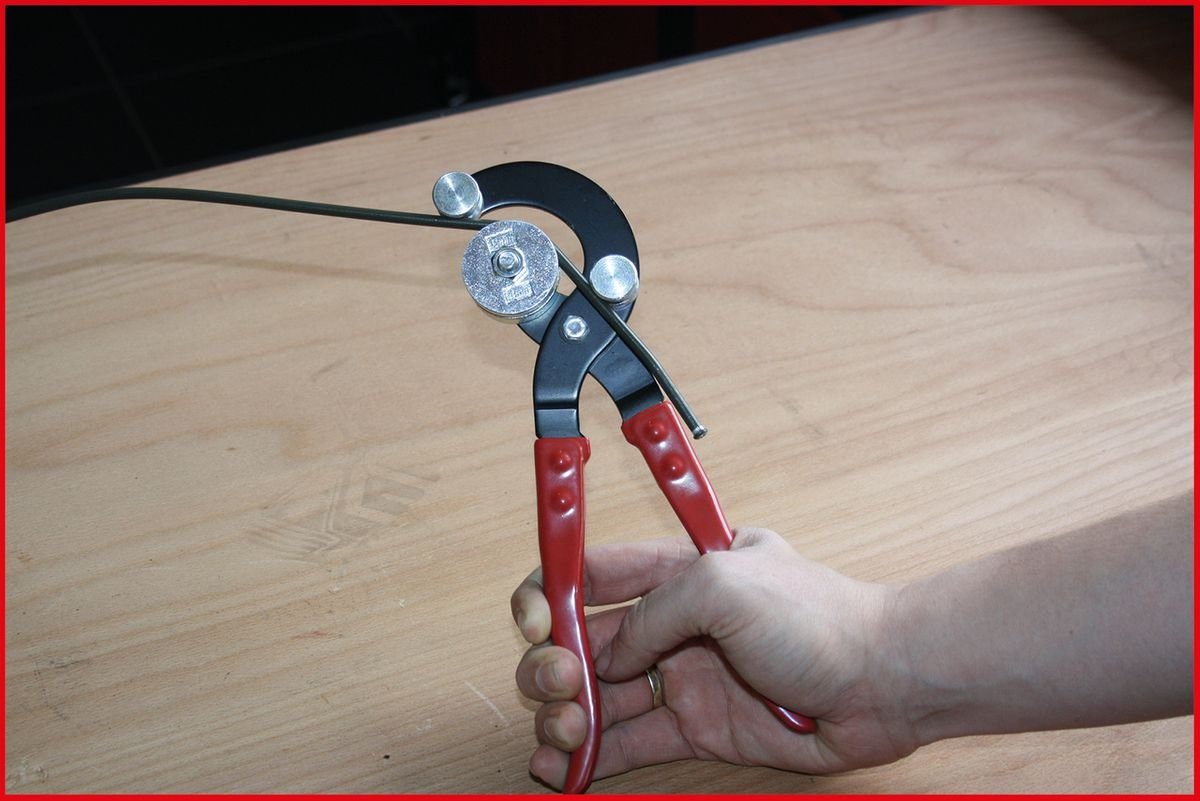 KS Tools Gabel- und Ringschlüssel Bremsleitungs-Biege-Zange (120.1003)