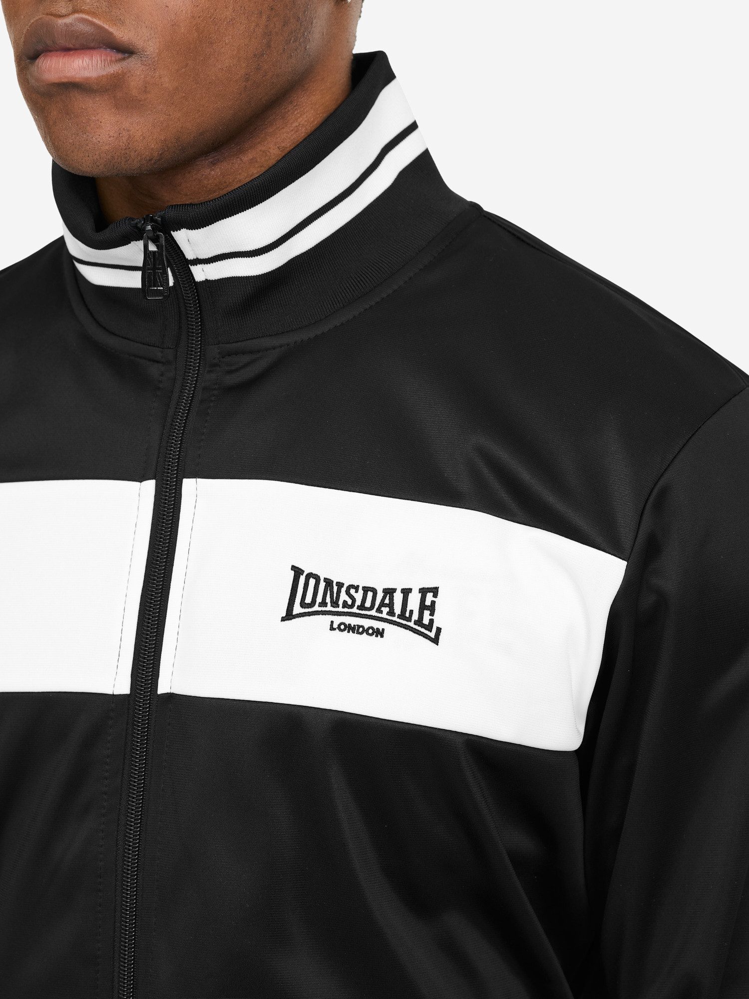 Lonsdale Trainingsjacke TRAININGSJACKE NORMALE PASSFORM MEOLS sportlicher Stil