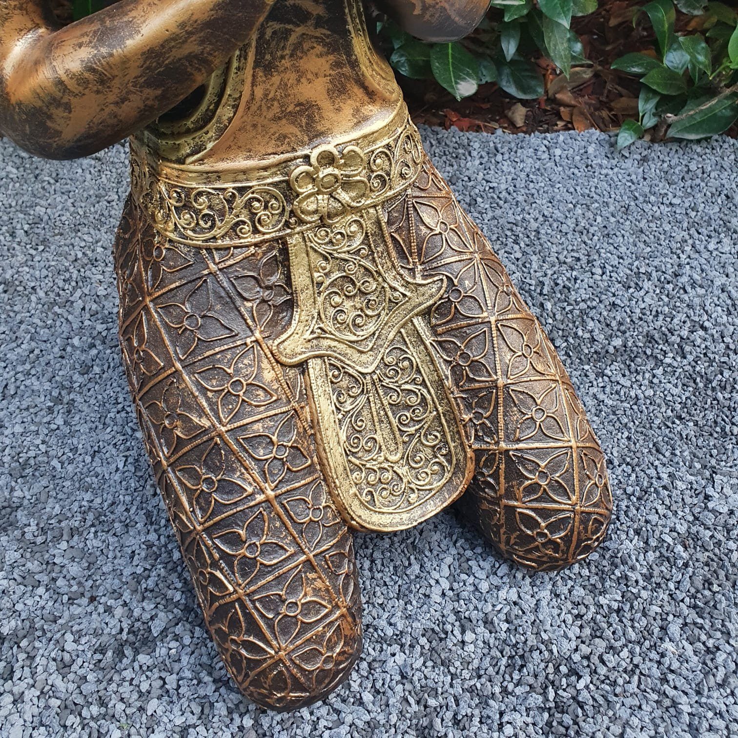80 Buddha Kniende Figur Gartenfigur Aspinaworld wetterfest Tempelwächter cm