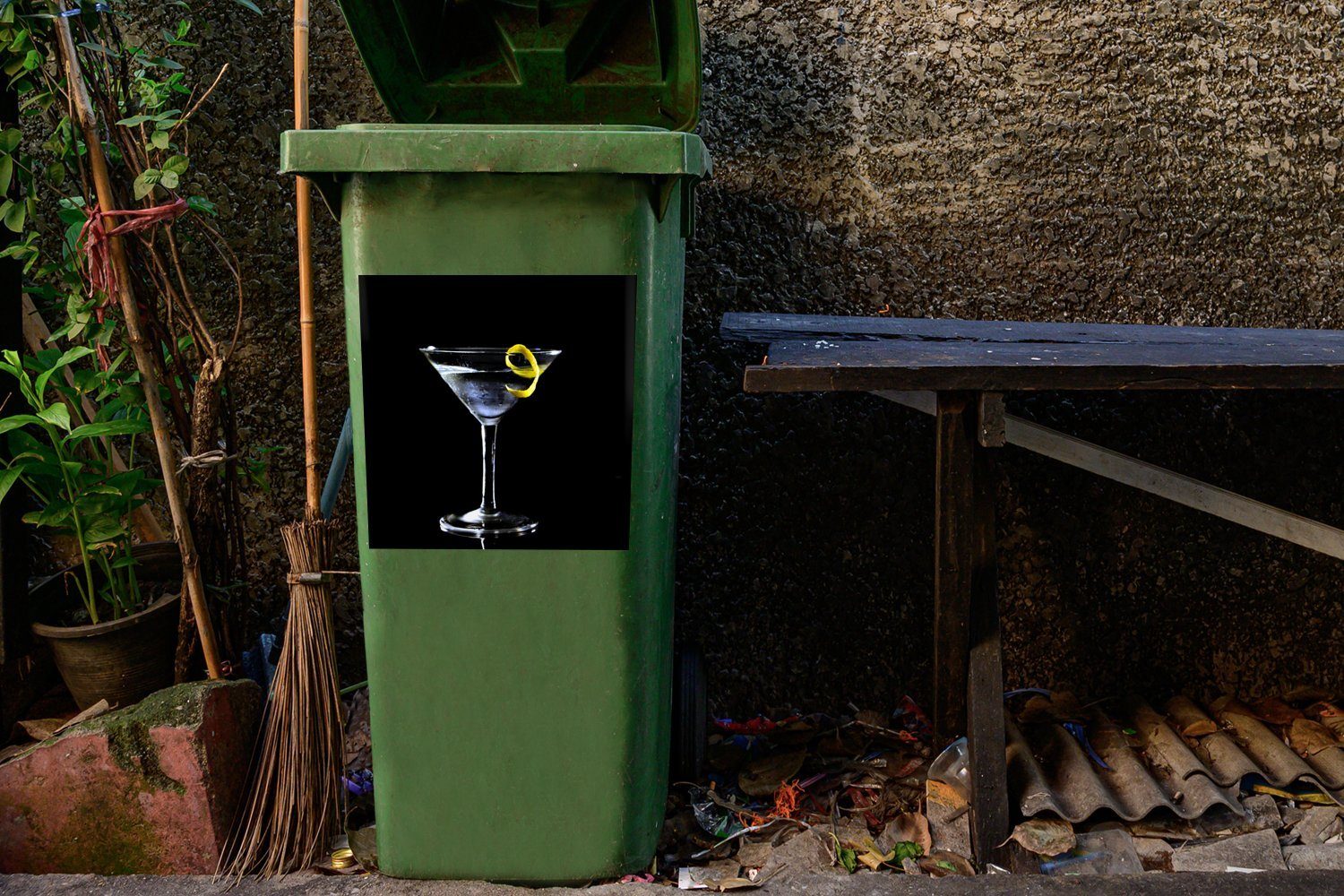 Mülleimer-aufkleber, Mülltonne, mit Wandsticker (1 Container, Martini MuchoWow auf Hintergrund Zitronenspitze schwarzem Abfalbehälter St), Sticker,