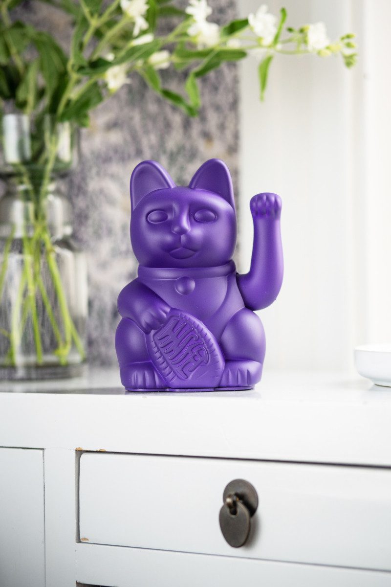 Donkey Products Dekofigur Lucky Cat Classic Winkekatze violet 15cm