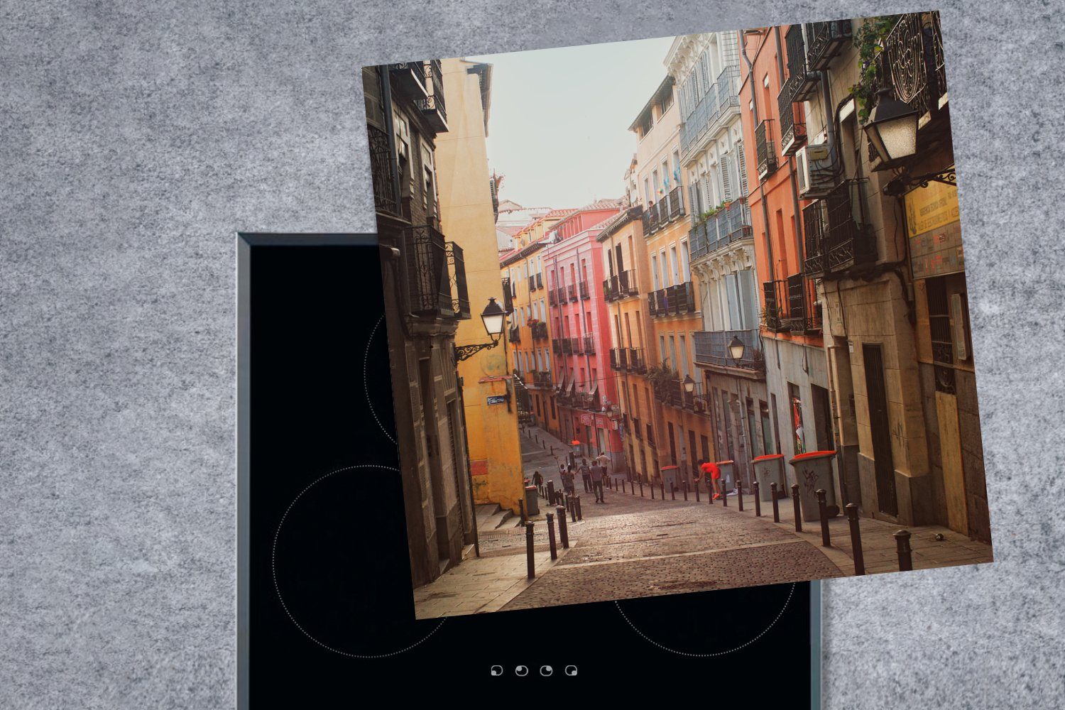 für tlg), - 78x78 Vinyl, Haus, Herdblende-/Abdeckplatte Arbeitsplatte MuchoWow Madrid küche - (1 Spanien cm, Ceranfeldabdeckung,