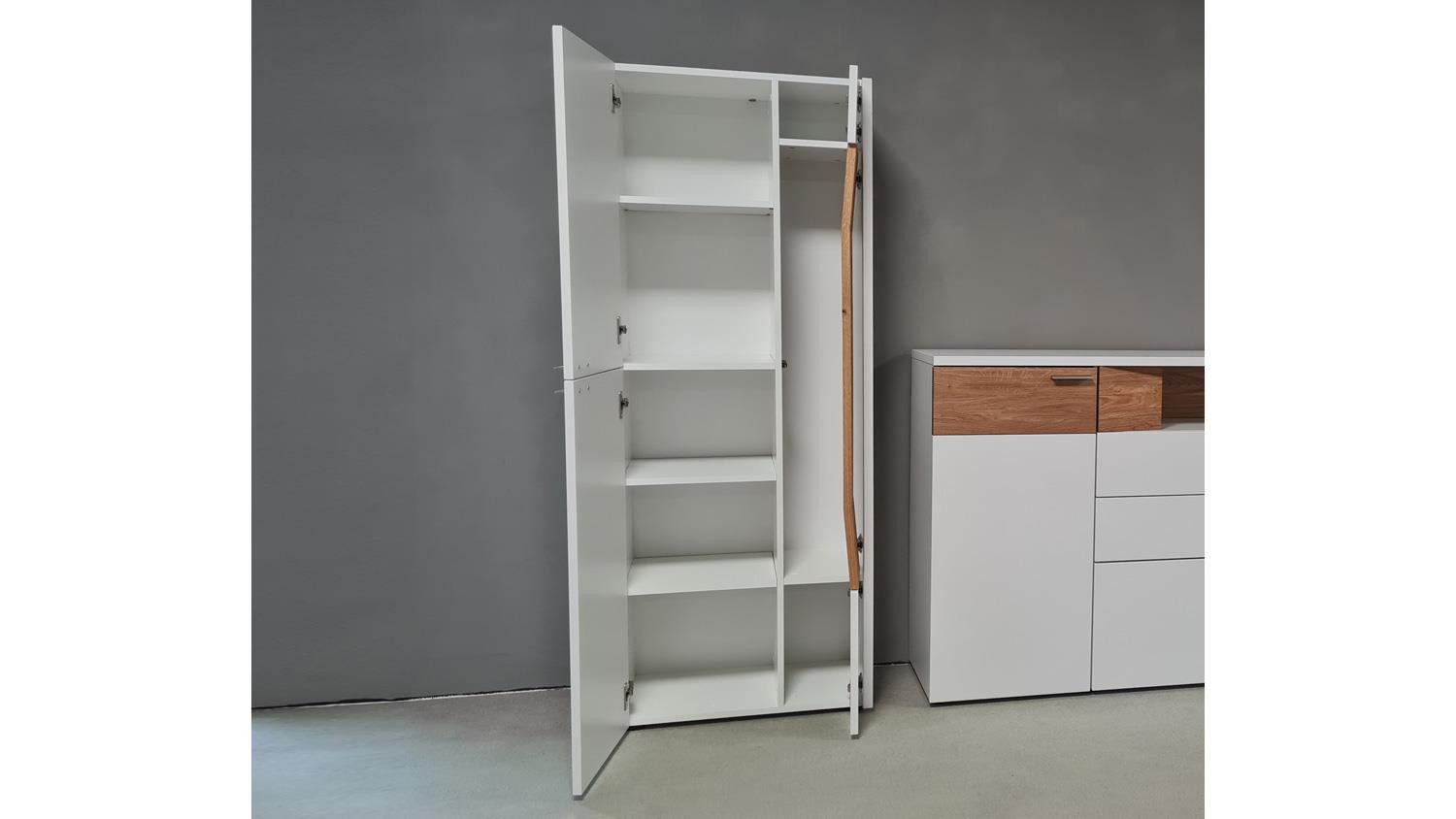 Möbel Akut Highboard Highboard OSLO weiß matt lackiert Designblende Asteiche Massivholz