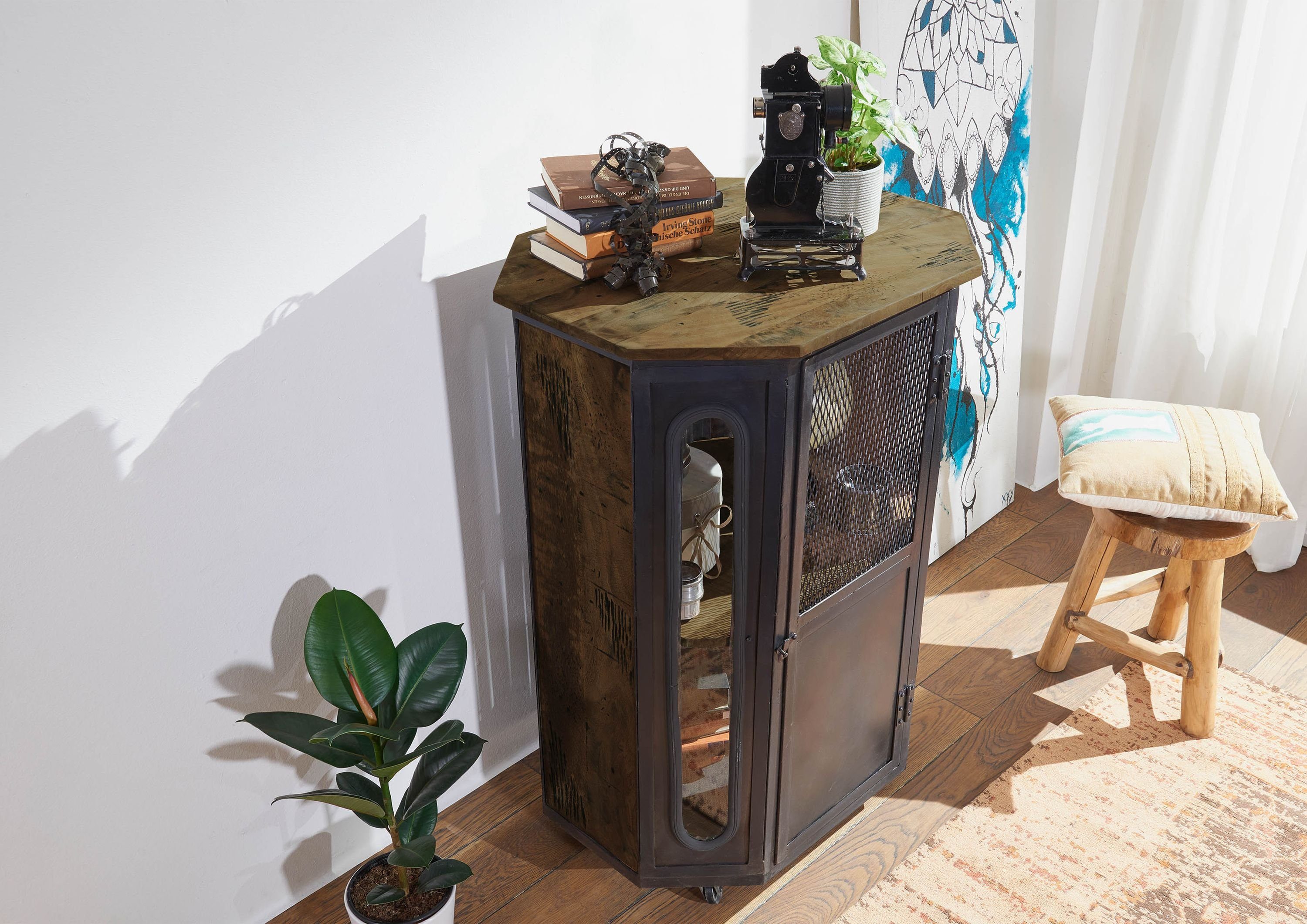 Massivmoebel24 Standvitrine RAILWAY (Vitrine Mango 76x60x120 braun lackiert RAILWAY #430) Vitrine Mango 76x60x120 braun lackiert RAILWAY #430