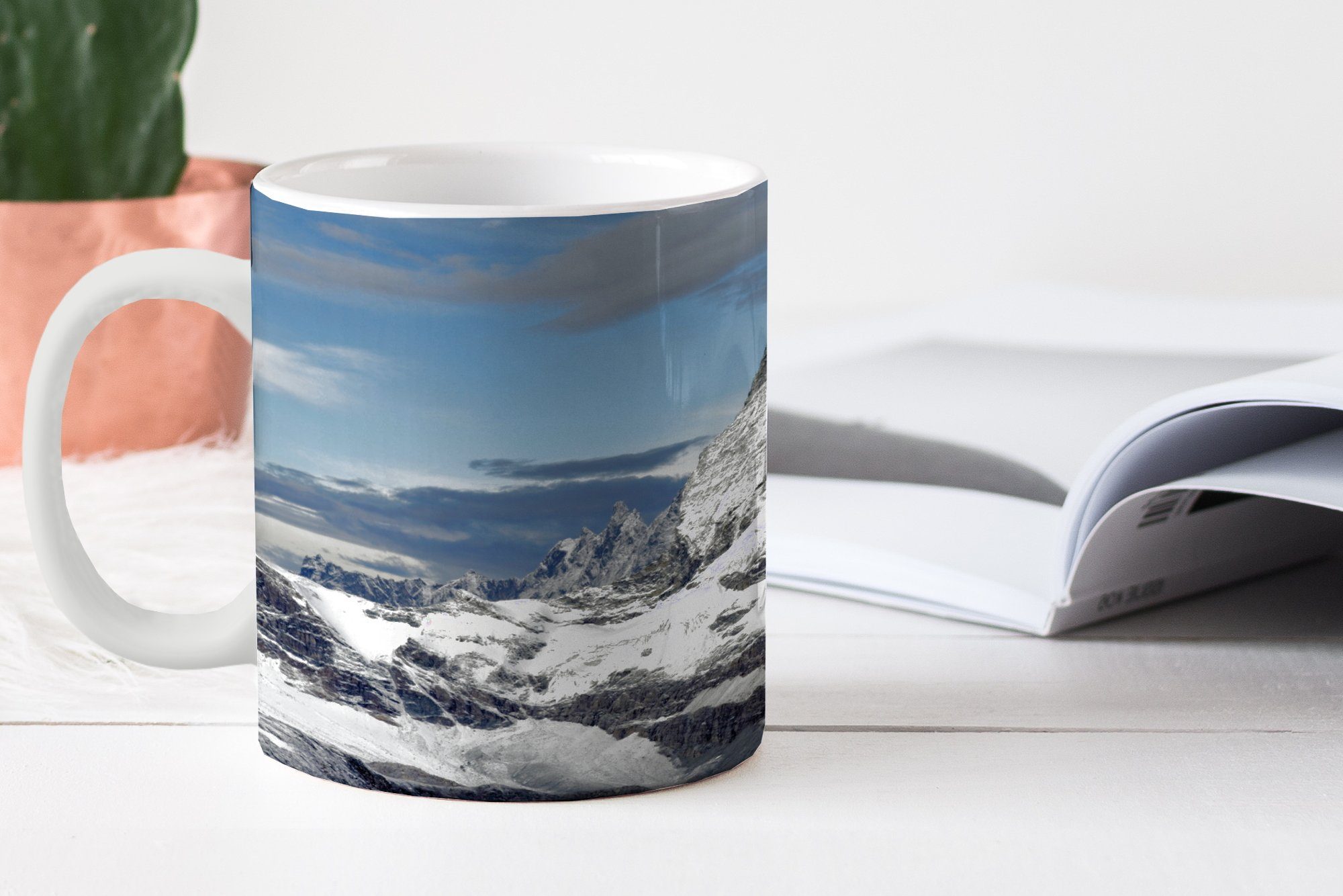 der MuchoWow Geschenk über Teetasse, Matterhorn in Tasse dem Becher, Schweiz, Kaffeetassen, Teetasse, Keramik, Wolken