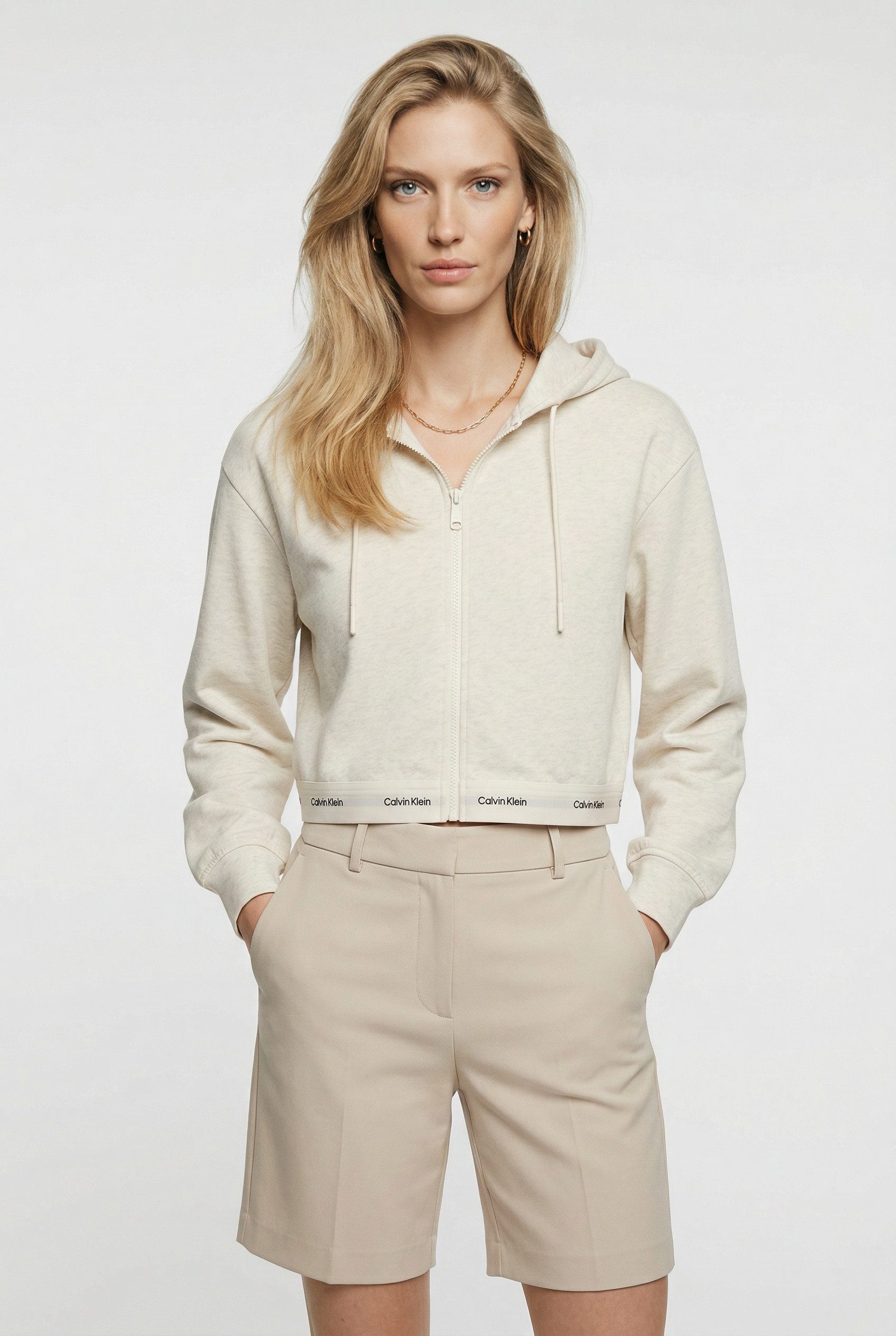 Calvin Klein Jeans Kapuzensweatjacke LOGO WAIST CROPPED mit Kapuze, kurze From, Logoschriftzug am Bund