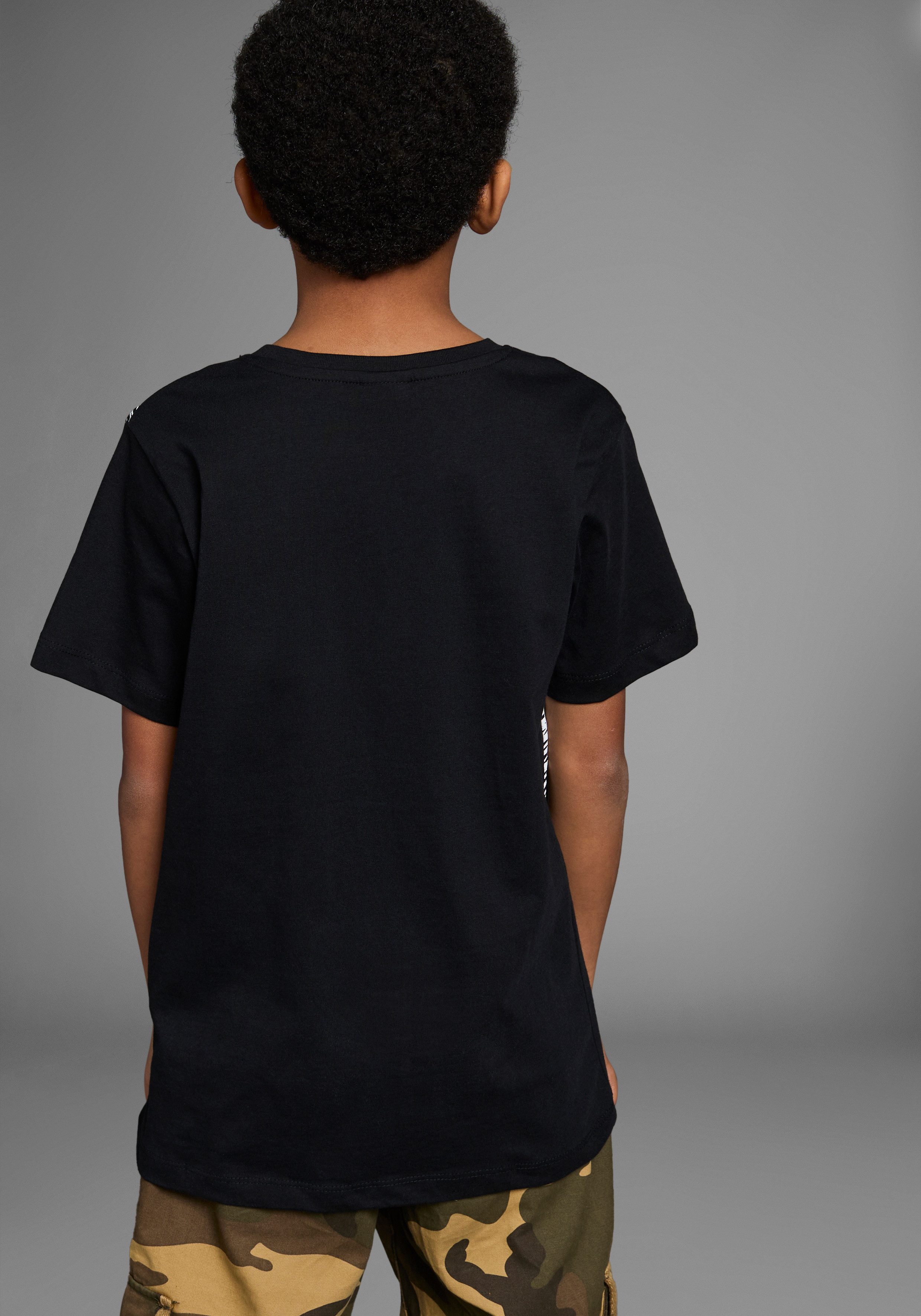 KIDSWORLD T-Shirt Mit großem Druck: WHITE TIGER Kurzarm, Basic-Passform, bedruckt, Rundhalsausschnitt