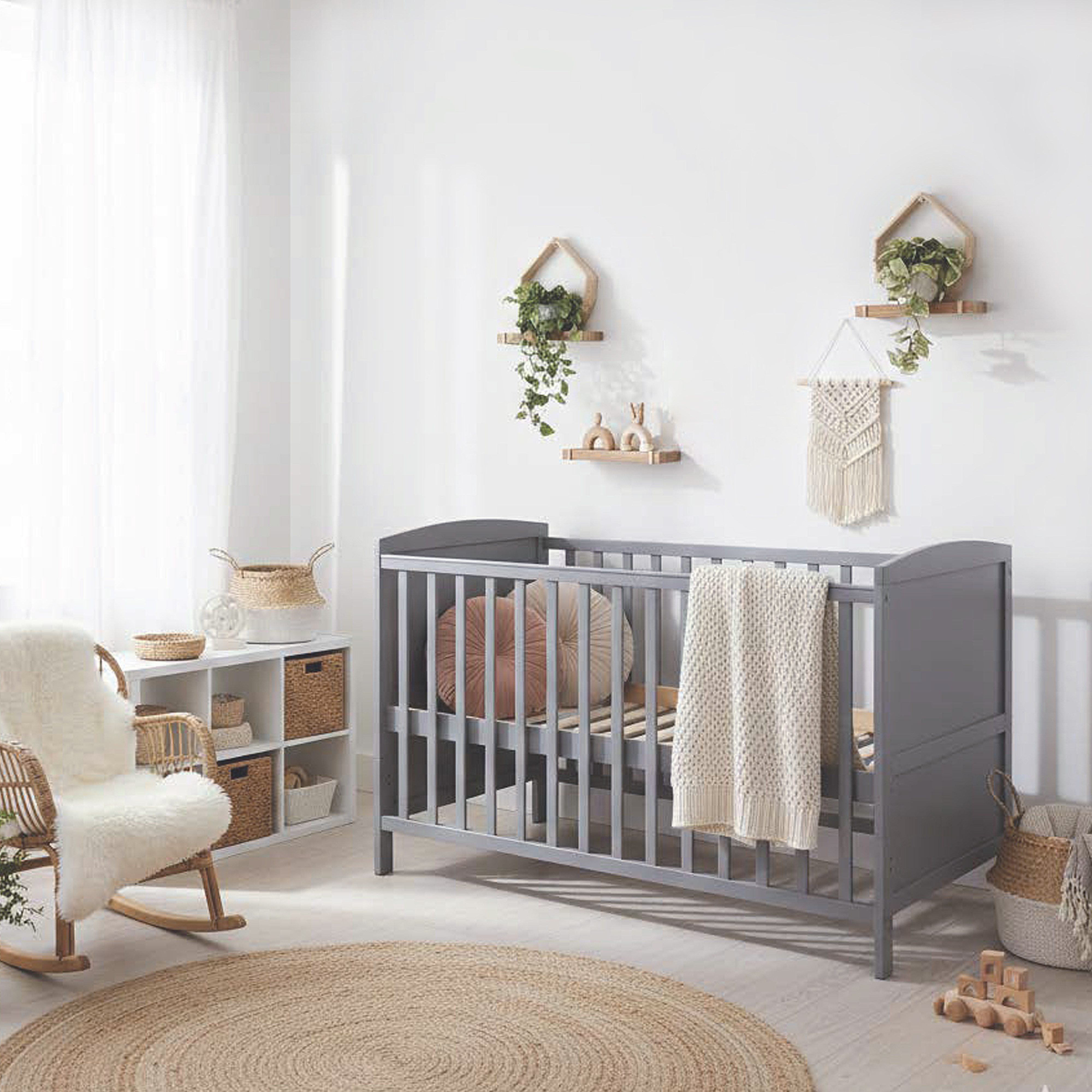 Puckdaddy GmbH Babybett Mika 70x140 mitwachsend, Babybett grau, Holz - umbaubar zum Kinderbett