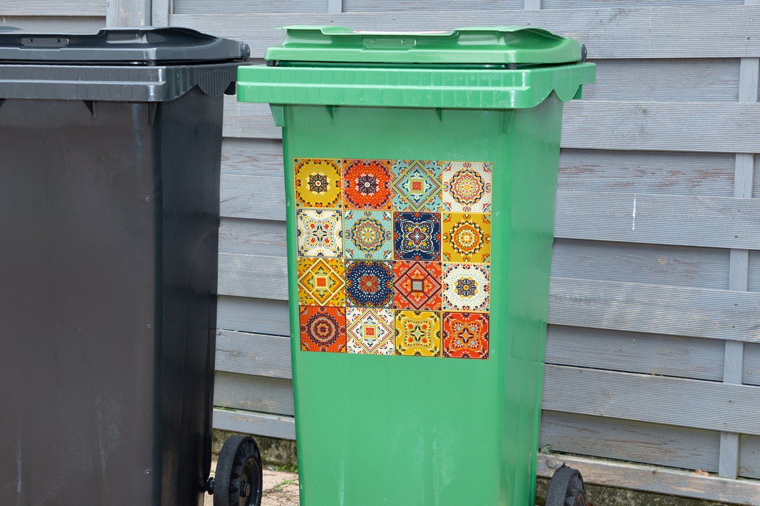 MuchoWow Wandsticker Vintage - Container, Sticker, - Weiß St), - Muster Mülltonne, Abfalbehälter Mülleimer-aufkleber, Orange Blumen (1 