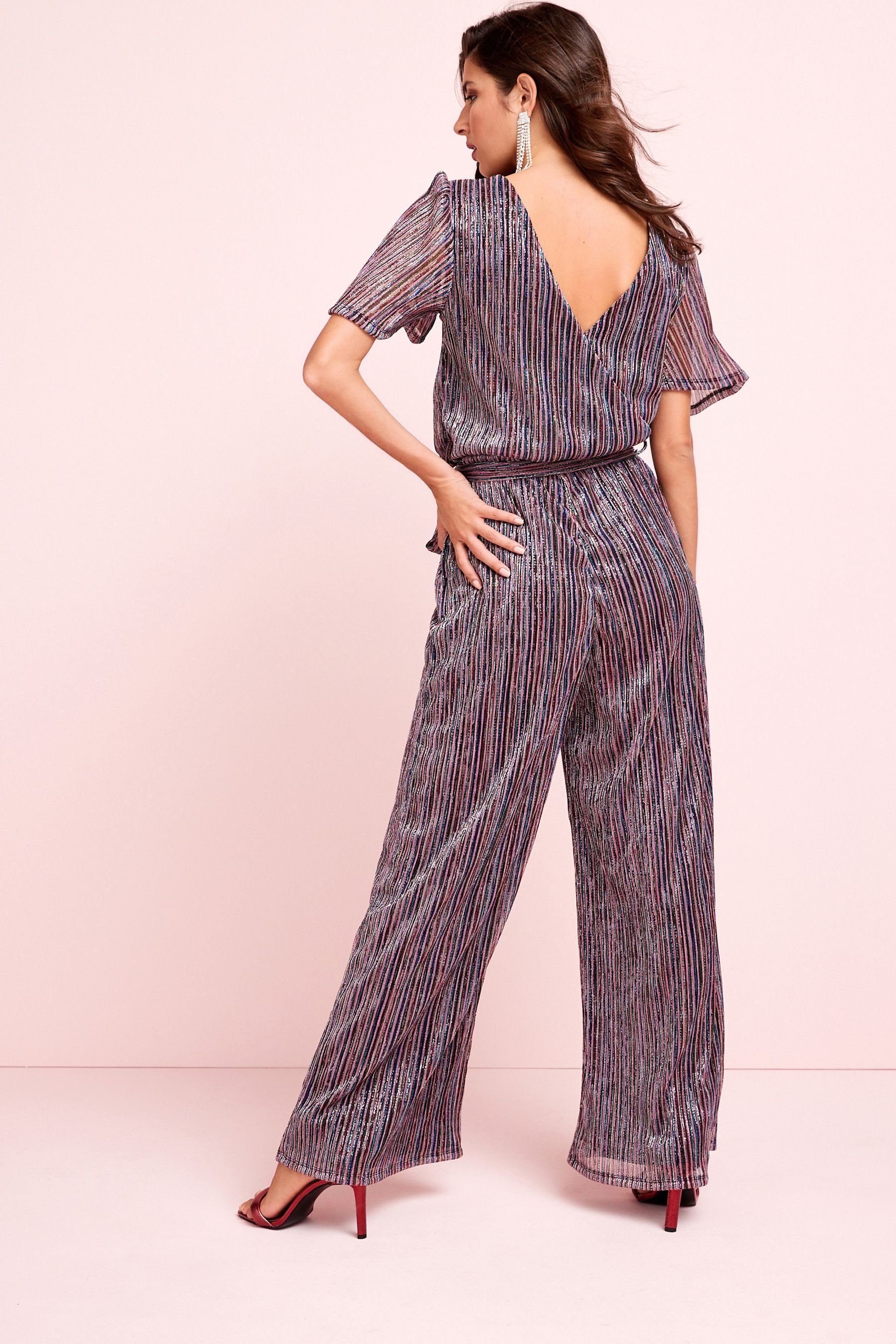 (1-tlg) Jumpsuit Jumpsuit weitem mit Wickeloptik Next Beinschnitt in