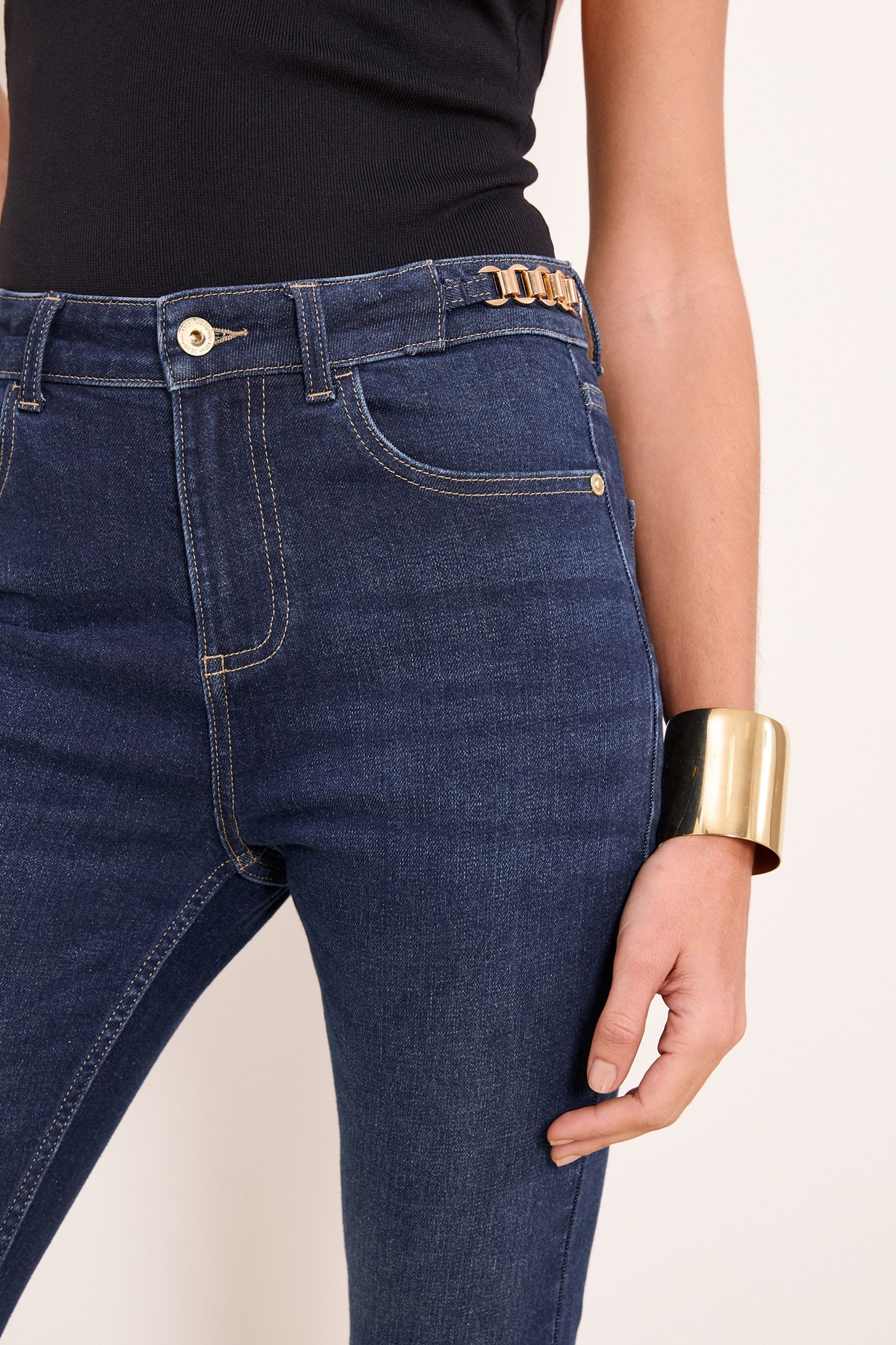 LIPSY Schlagjeans Ausgestellte Jeans mit mittlerem Bund, Regular (1-tlg)