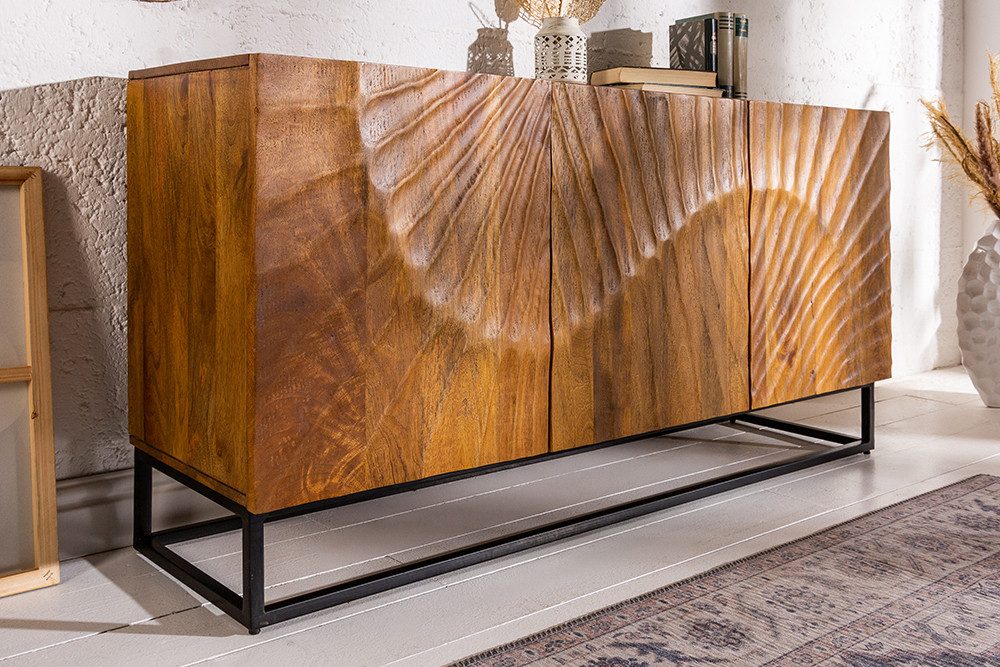 riess-ambiente Sideboard SCORPION 140cm braun, Massivholz · Metall · Kommode · 3D Schnitzereien · Wohnzimmer
