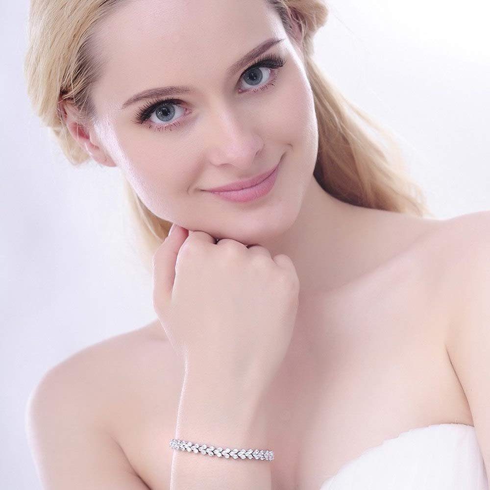 Kim Johanson Tennisarmband Sparkle (1-tlg), Funkelndes Armband mit Zirkonia in Silber-Optik – Bild 5 von 5