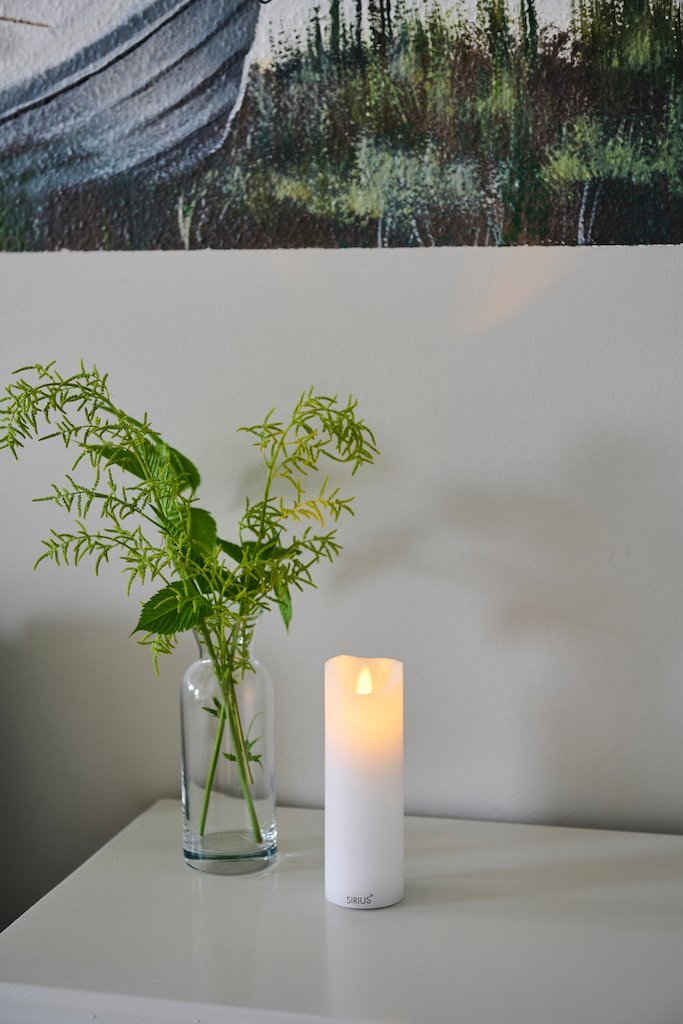 Sirius Home A/S LED-Kerze Sara flackernde Flamme 5cm wiederaufladbar weiß, 3D Flamme