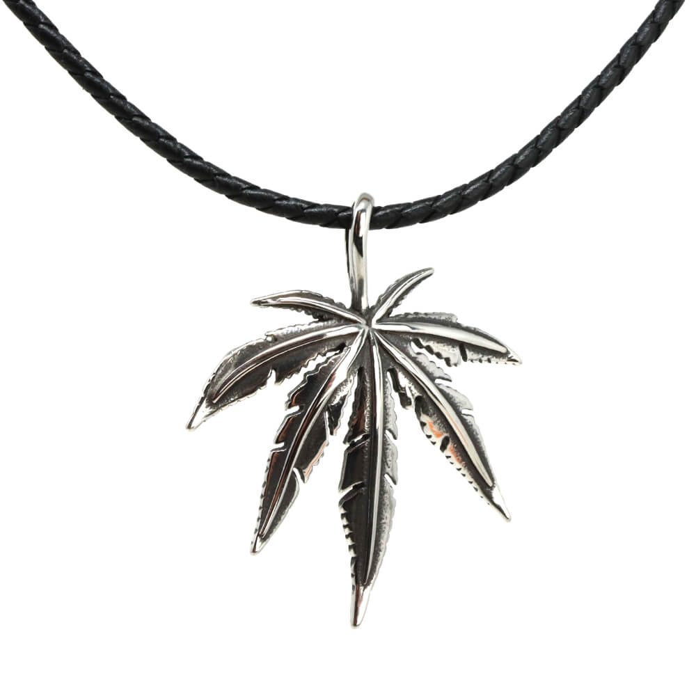 DALMARO Kette mit Anhänger Lederkette Edelstahlkette 316L CANABIS BLATT, Herren Halskette Biker / Wikinger Kette - Schmuckbox