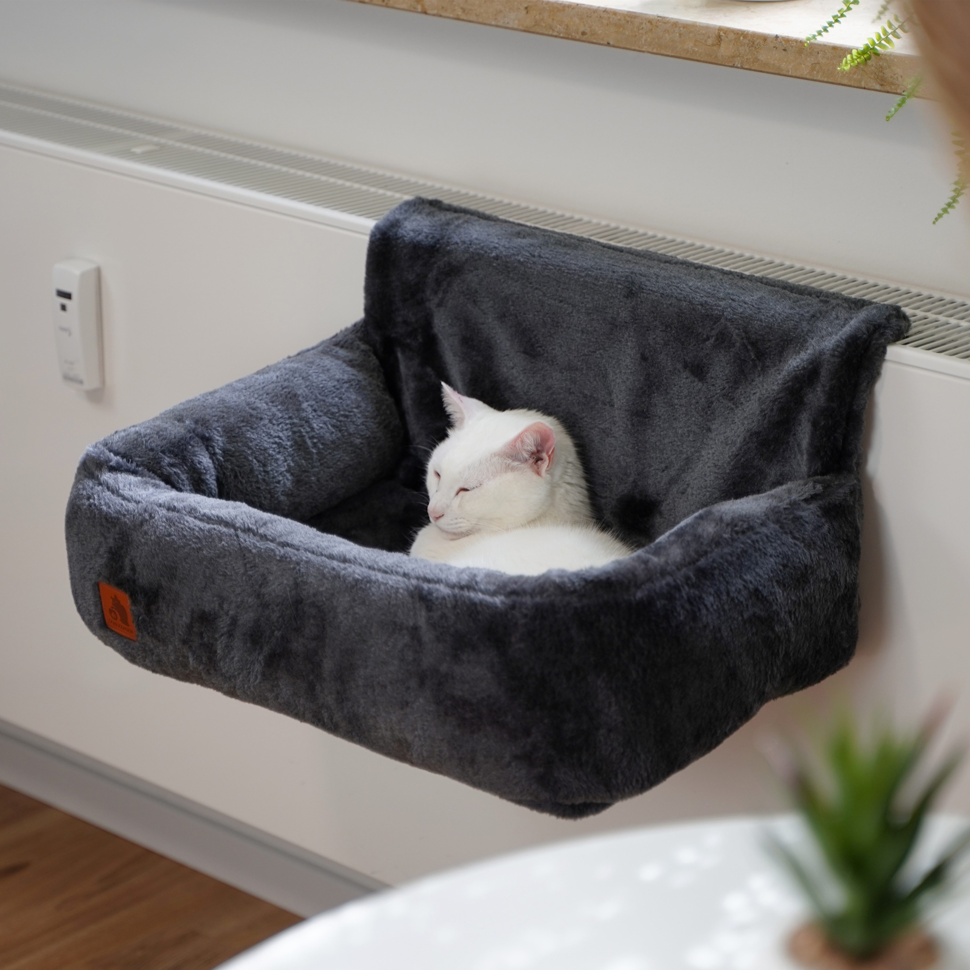 SCHLITZOHR Katzen-Hängematte Heizungsliege Lucky, Polyester, Heizungsliege waschbar, Hängematte für Katzen, Heizkörper Liege