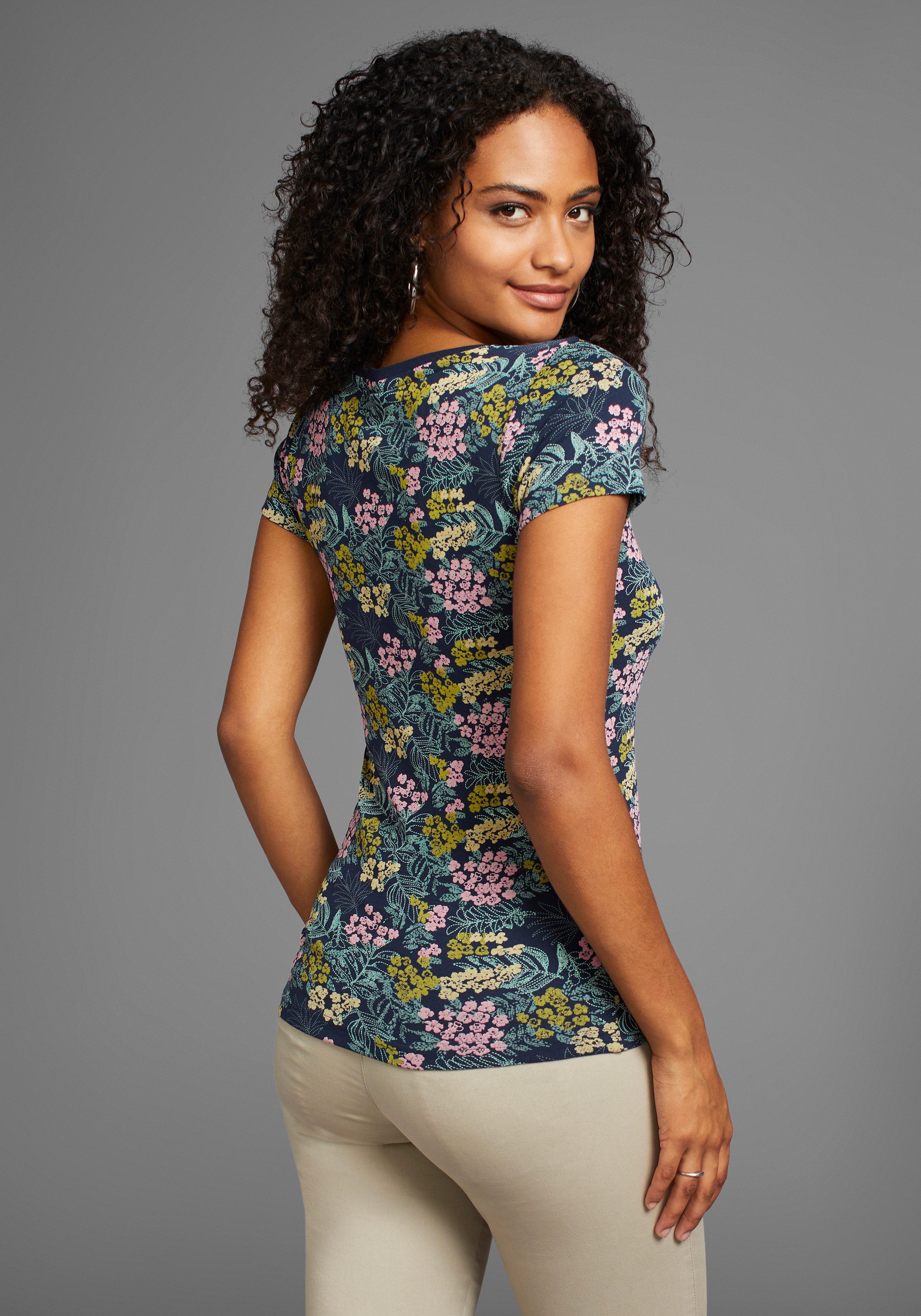 KangaROOS Kurzarmshirt mit geblümten Allover-Print günstig online kaufen