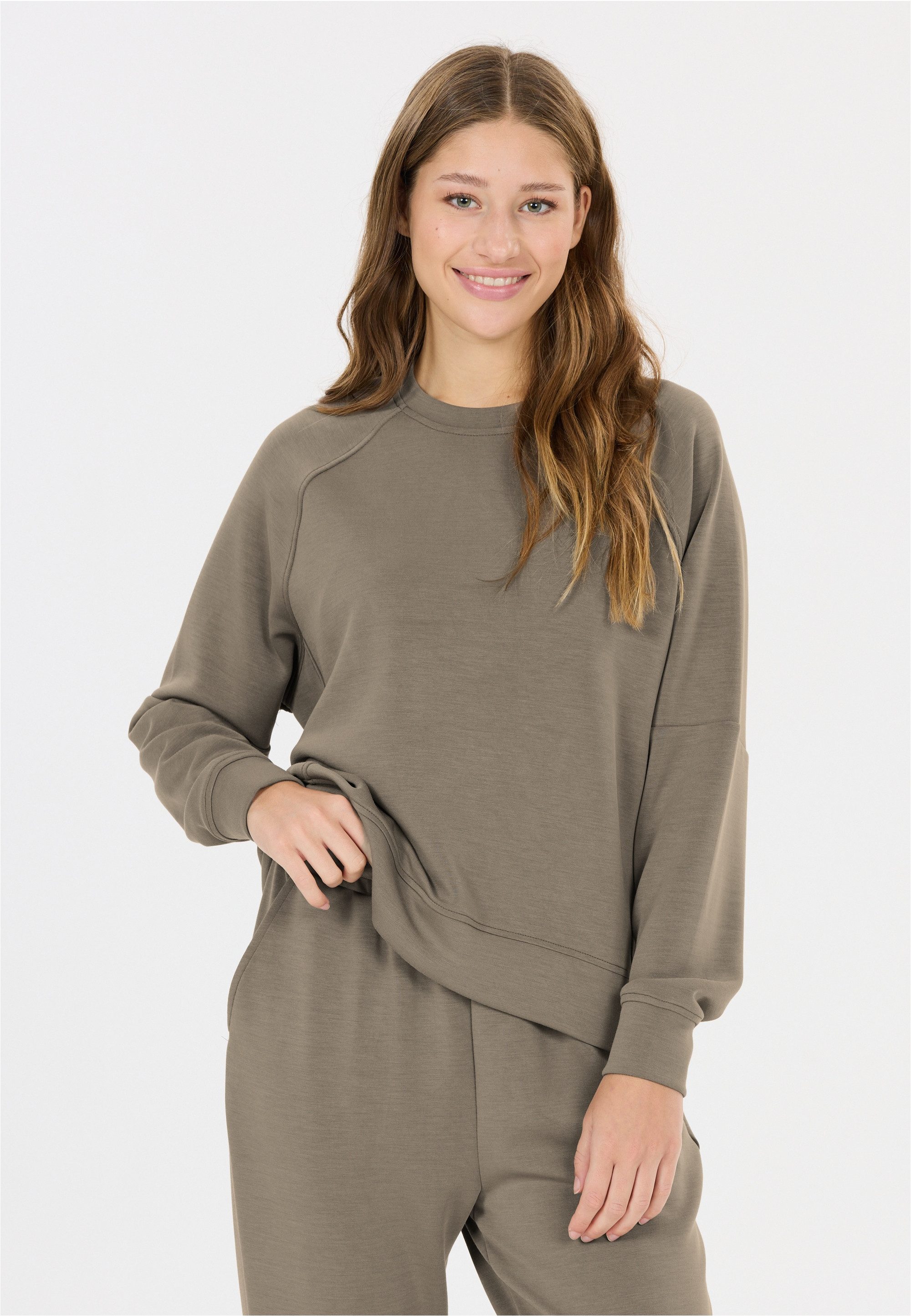 ATHLECIA Sweatshirt Jacey aus extra weichem Material