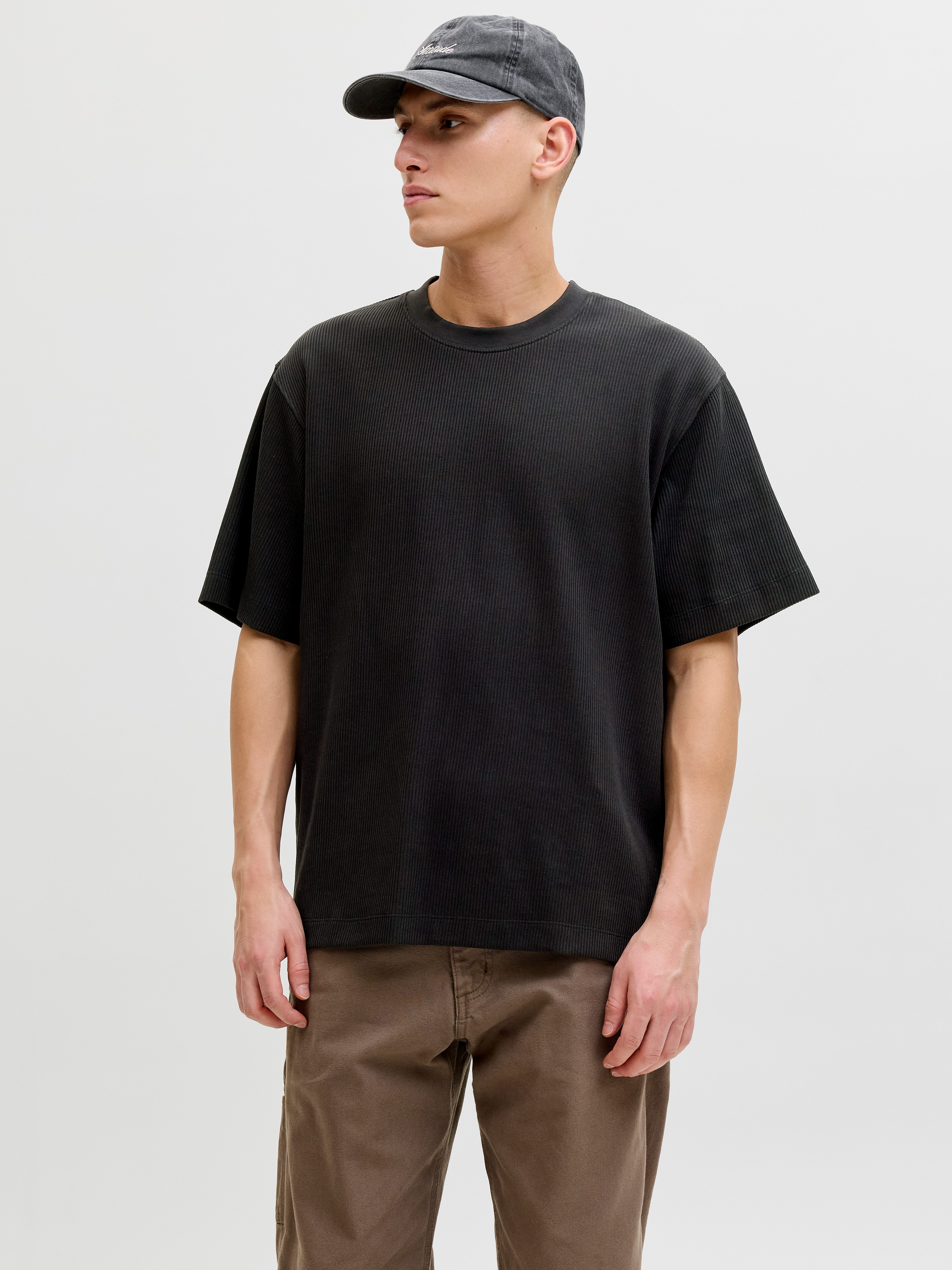 Jack & Jones Rundhalsshirt JJEHARRISON STRUCTURE TEE SS O-NECK LN mit Rundhalsusschnitt