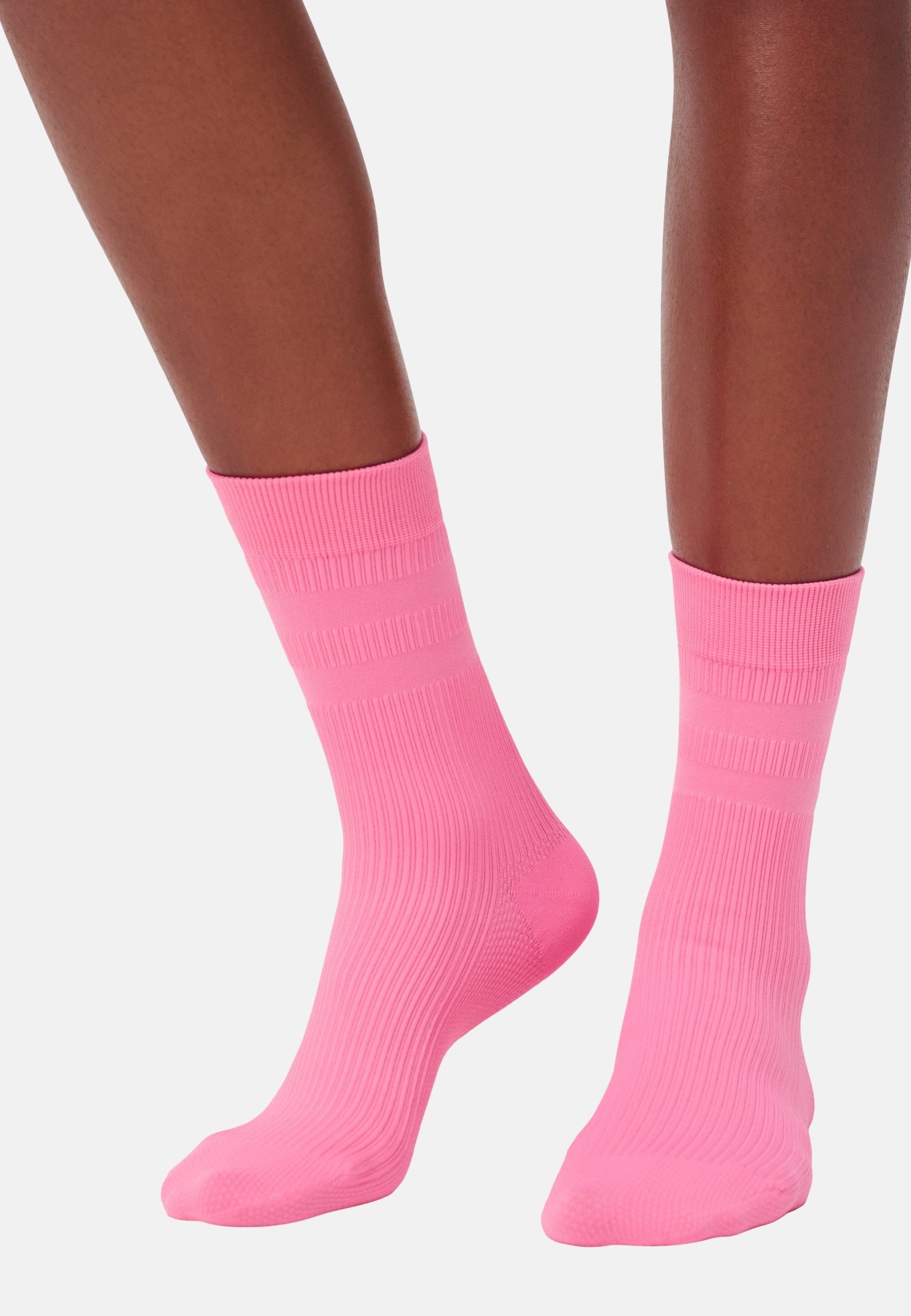 ITEM m6 Sneakersocken Conscious Ribbed Hightech-Kompression, Mid-Cut, kein Verrutschen, nachhaltig, langlebig