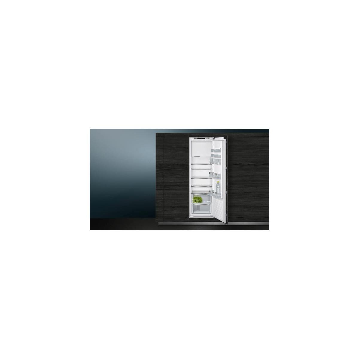 SIEMENS Einbaukühlschrank iQ500 KI82LADF0, 177,2 cm hoch, 56 cm breit, Hält  Obst und Gemüse bis zu 2x länger frisch und knackig - hyperFresh Plus.