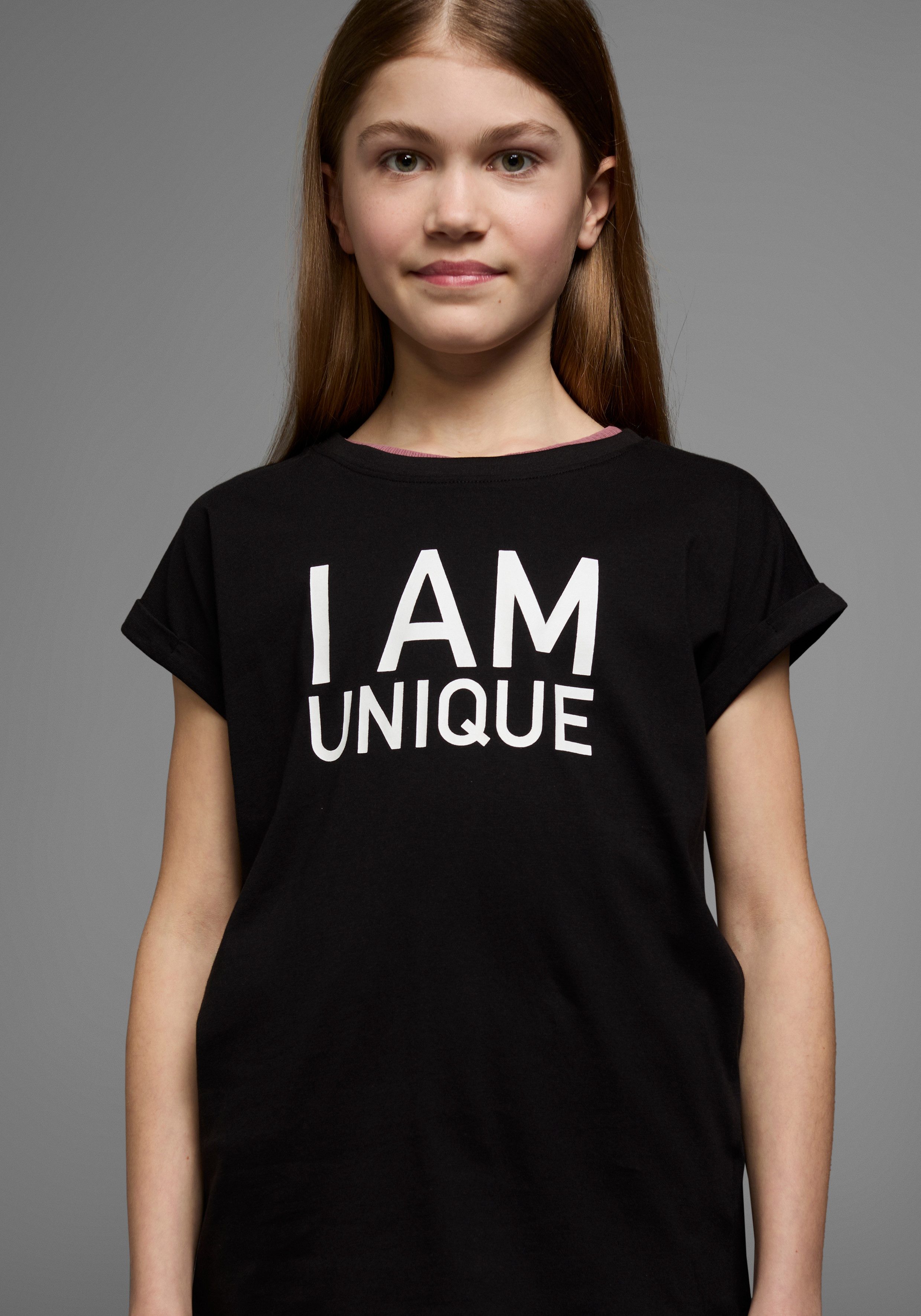 T-Shirt Mit Spruch: I AM UNIQUE