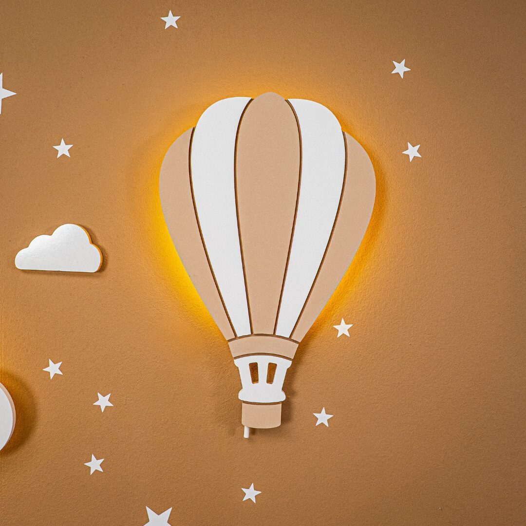 COZYCOLLECTIONS LED Wandleuchte Handbemaltes LED-Wandnachtlicht „Elefant auf dem Mond“ in Holzoptik, LED, Warmweiß, Montessori-Design: ruhige Formen, warmes LED, kabellos