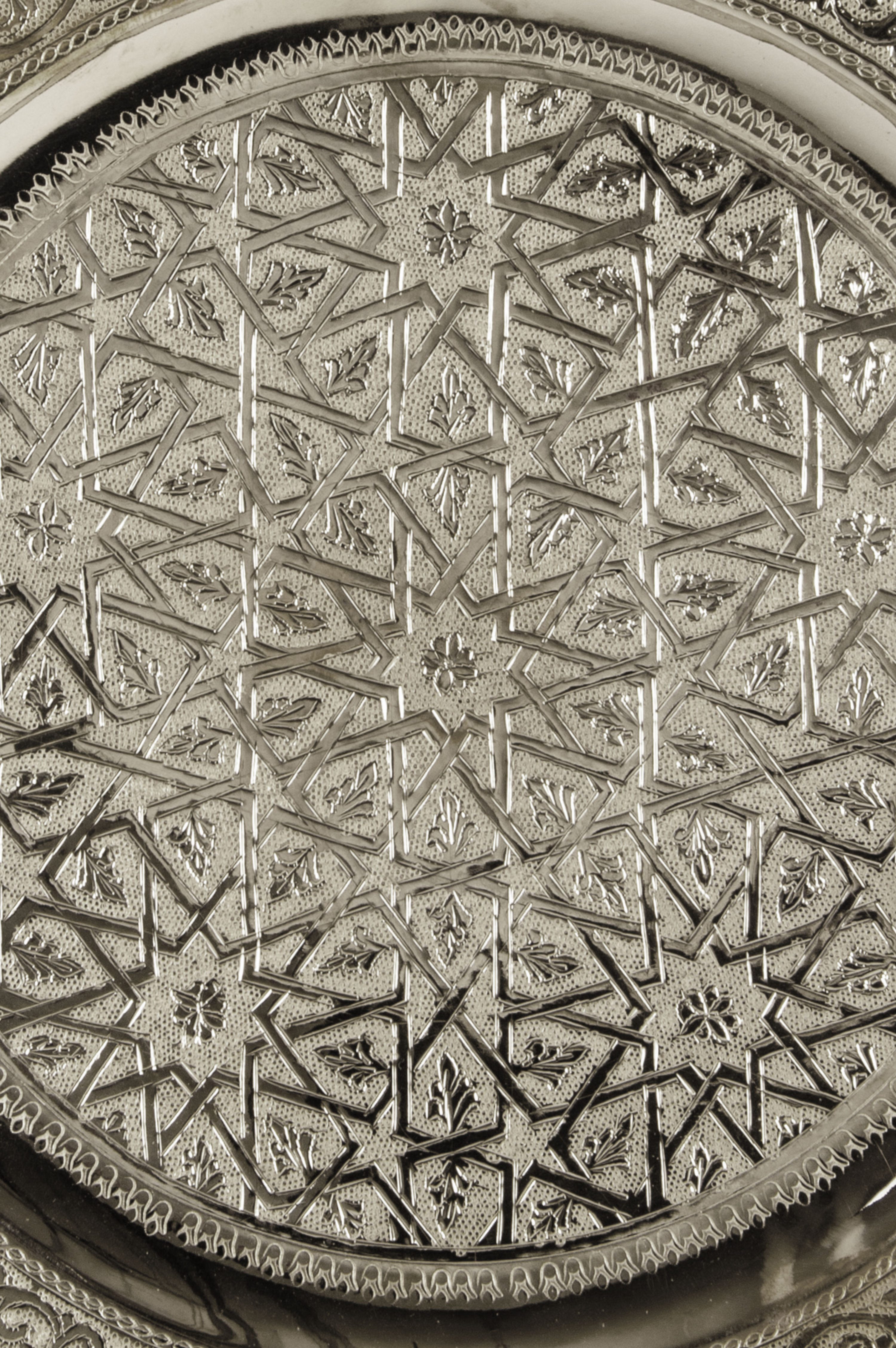 Marrakesch Orient & Mediterran Interior Dekotablett Orientalisches Tablett Mehdia Silberfarben 30cm (1 St), Handarbeit