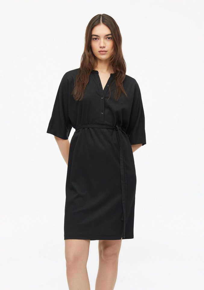 s.Oliver Midikleid Kleid Strukturiertes Jersey-Kleid mit Gürtel und Knopfleiste