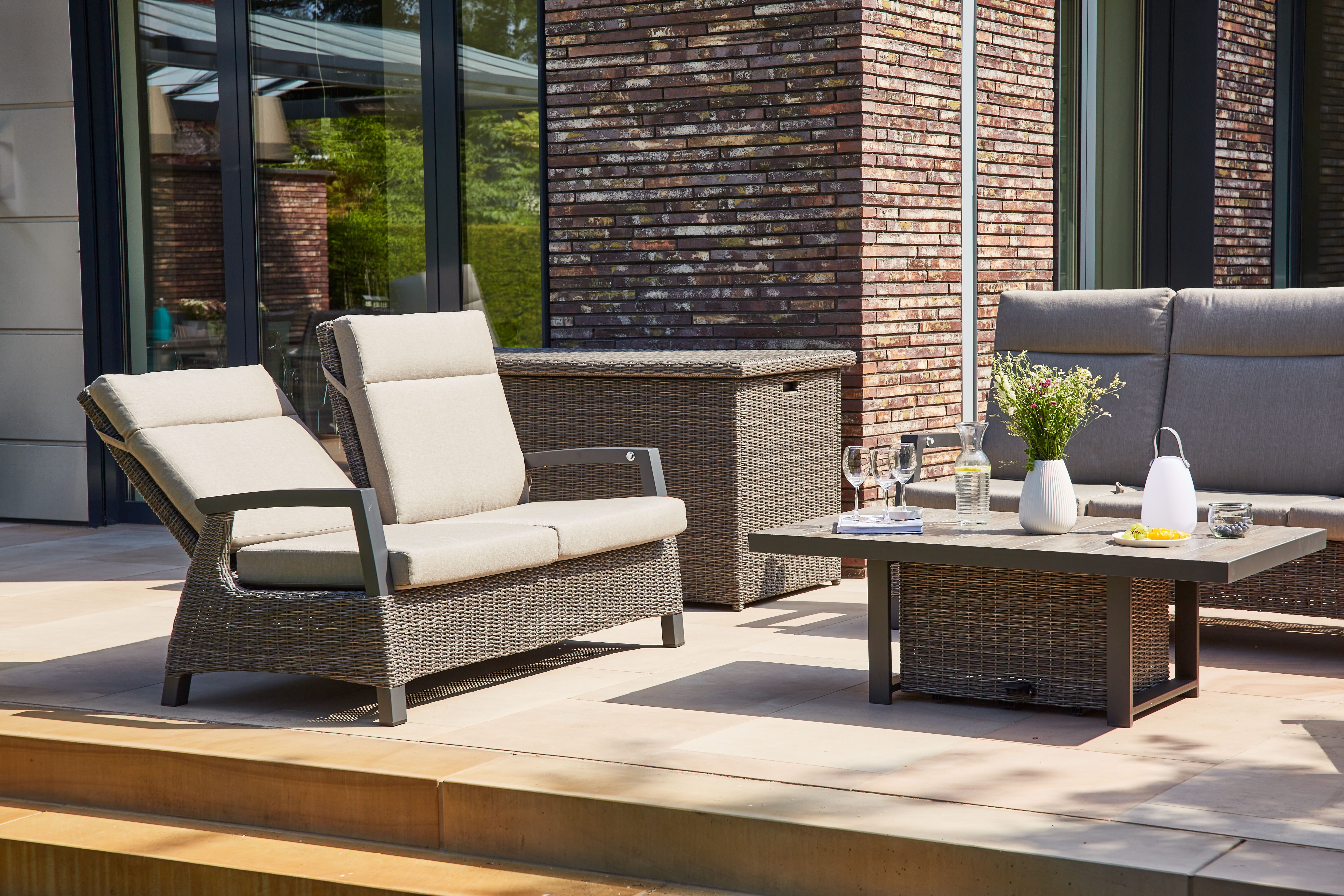 Siena Garden Gartenlounge-Bank CORIDO Lounge 2er Sofa in charcoal grey, Gestell Alu matt anthrazit, mit Sitz- u. Rückenkissen taupe meliert