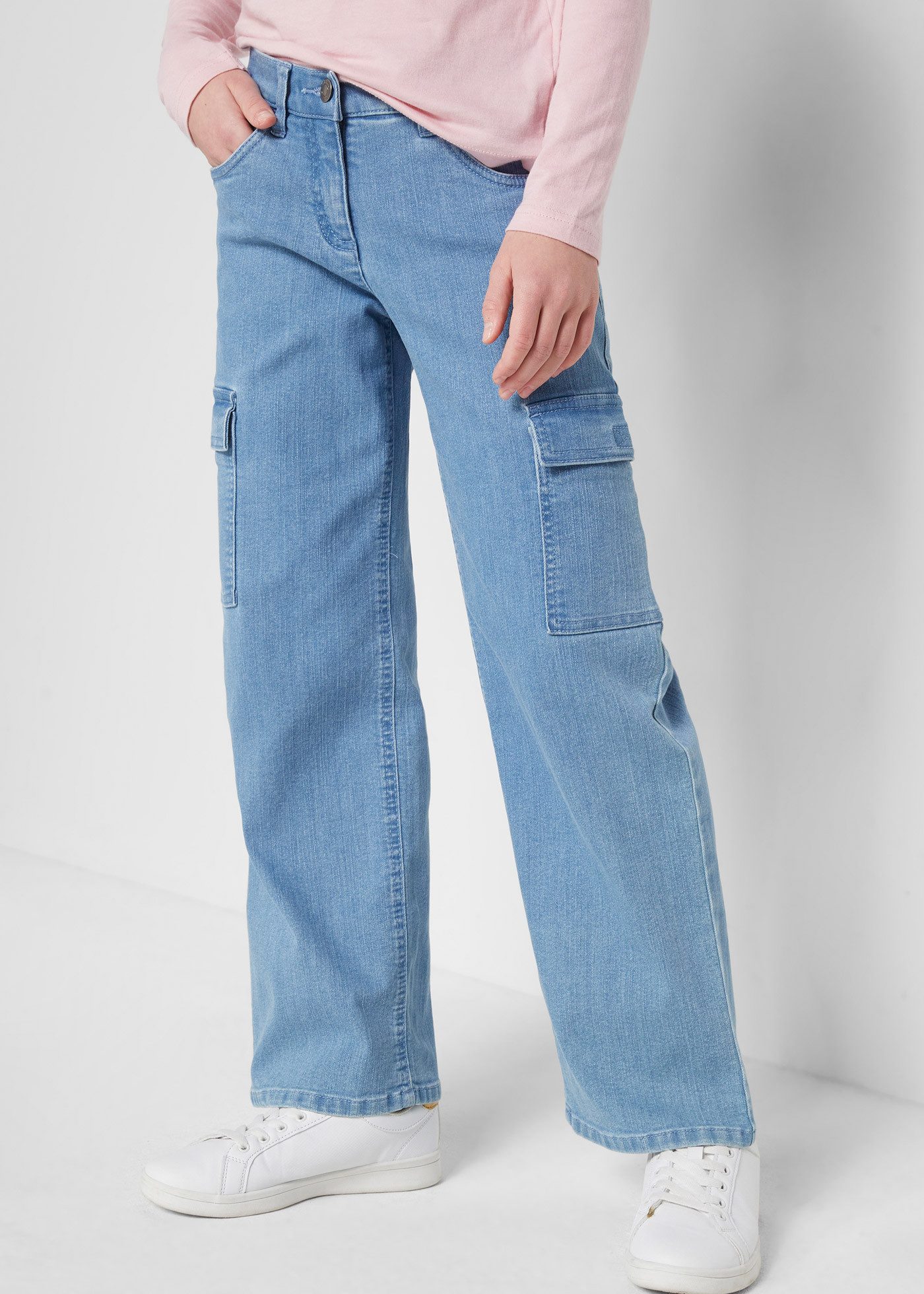 bonprix Cargojeans Loose Fit, Mid Waist, mit aufgesetzten Taschen