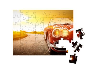 puzzleYOU Puzzle Retro-Auto auf der Straße im Sonnenuntergang, 48 Puzzleteile, puzzleYOU-Kollektionen Autos, Oldtimer