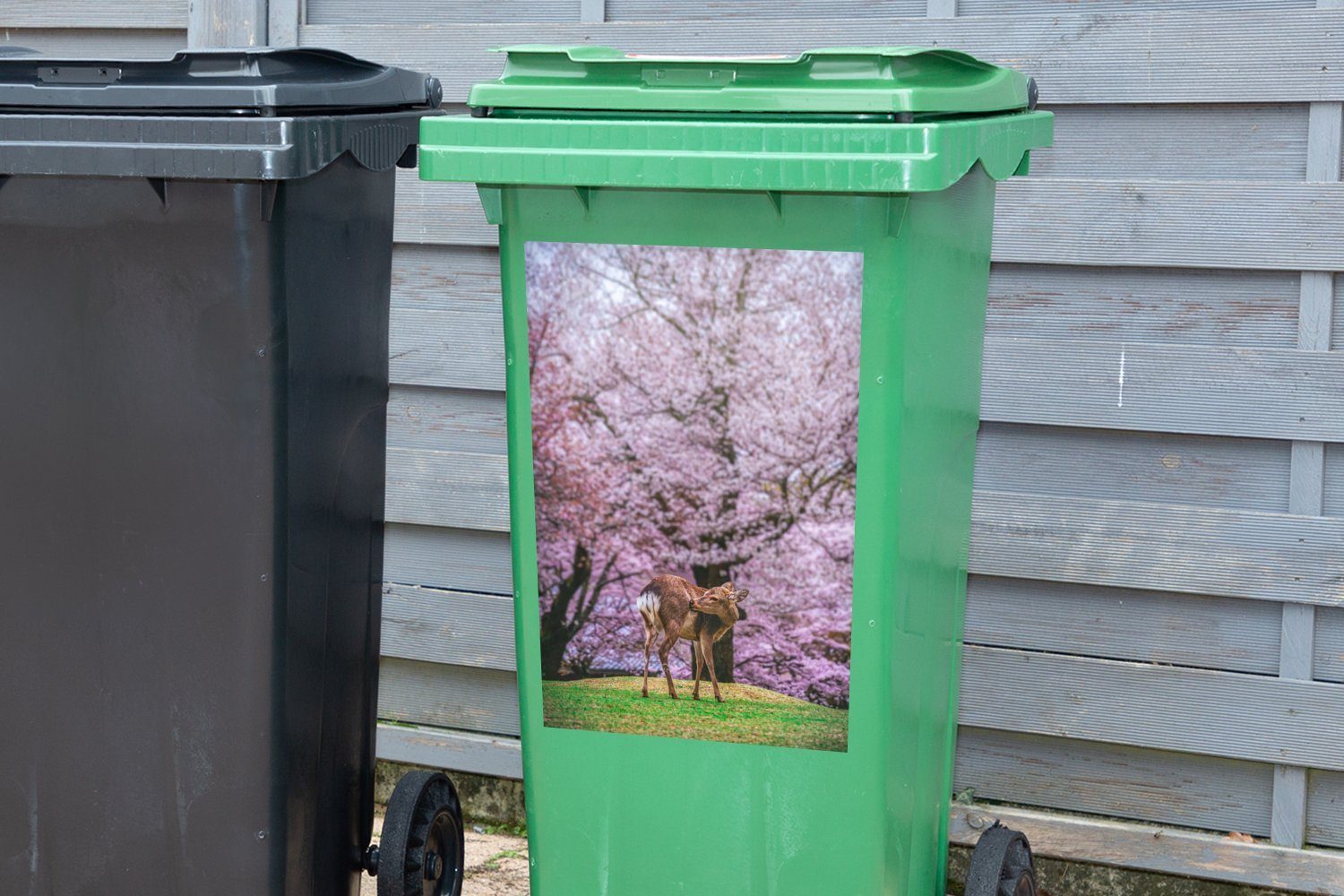 Park einer Abfalbehälter Mülltonne, Sticker, MuchoWow großen mit Sakura (1 Ein Mülleimer-aufkleber, Container, Wandsticker St),