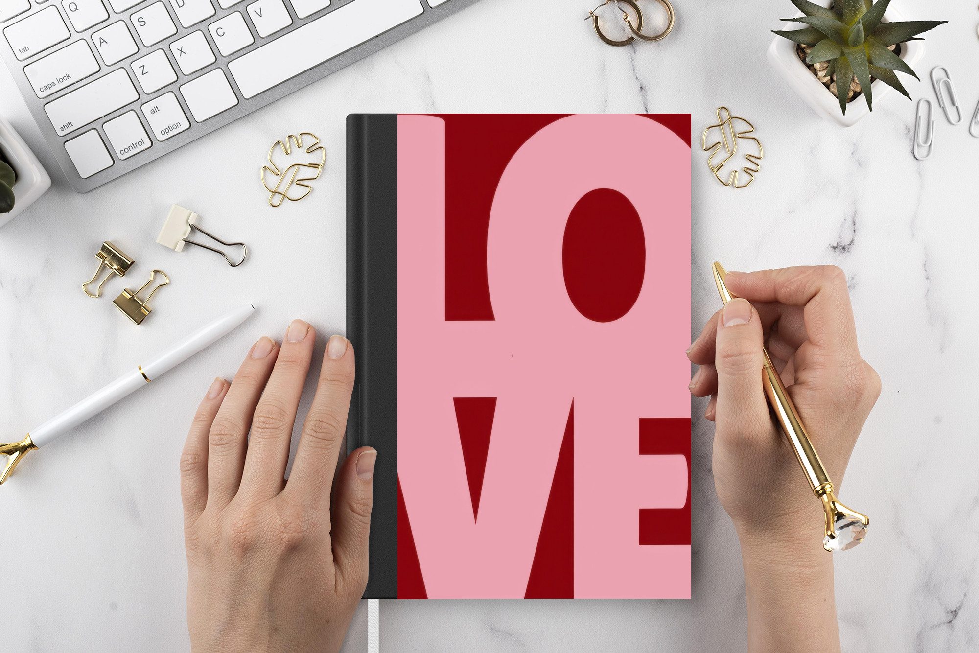 MuchoWow Notizbuch Liebe - Rot - Blockbuchstaben, Notebook, Notizblock a5, Tagebuch, Journal Liniert
