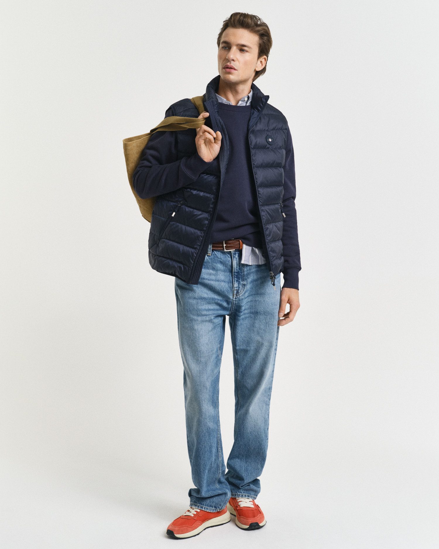 Gant Sweatshirt REG SHIELD C-NECK SWEAT mit Logostickerei auf der Brust