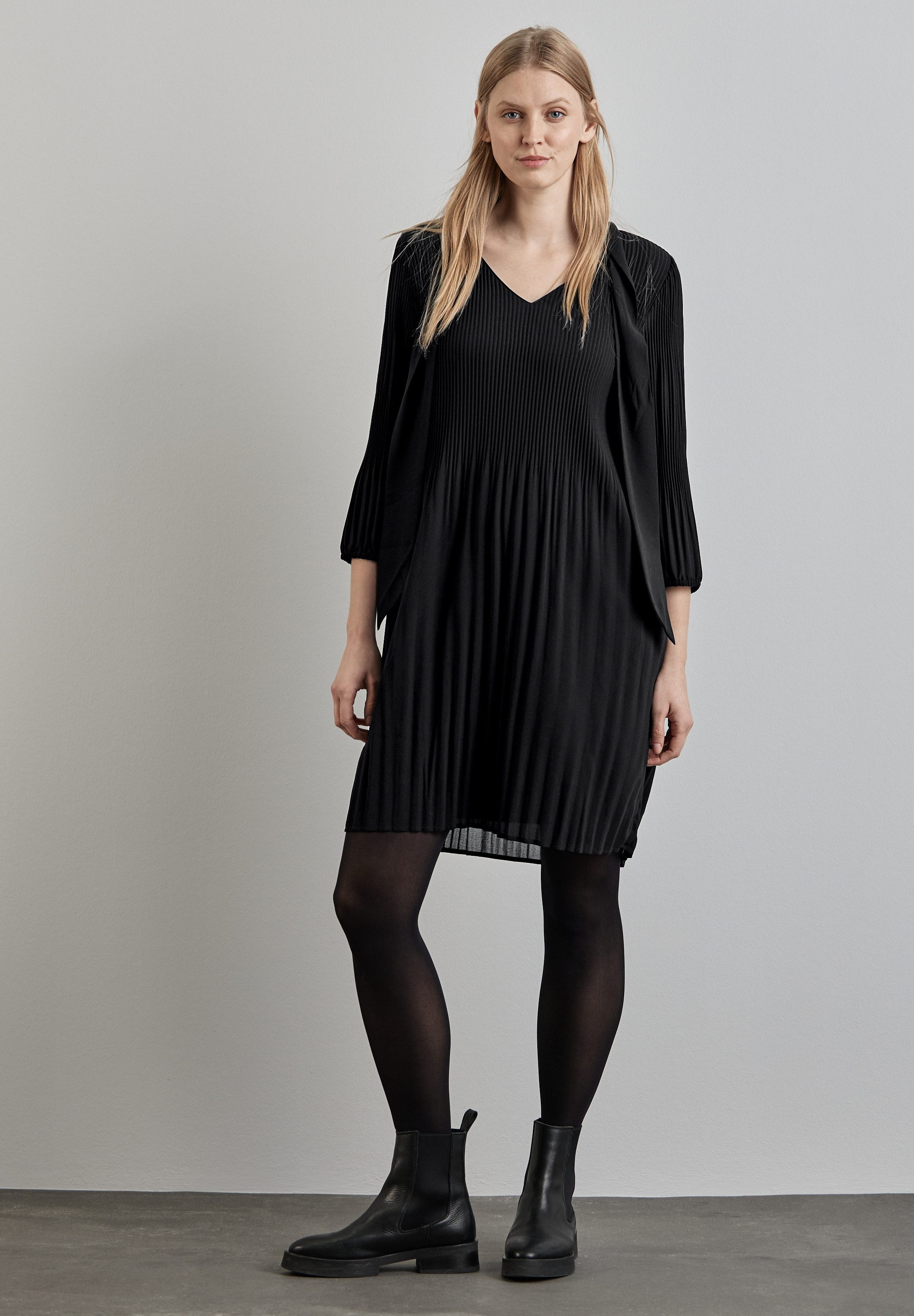 Blusenkleid