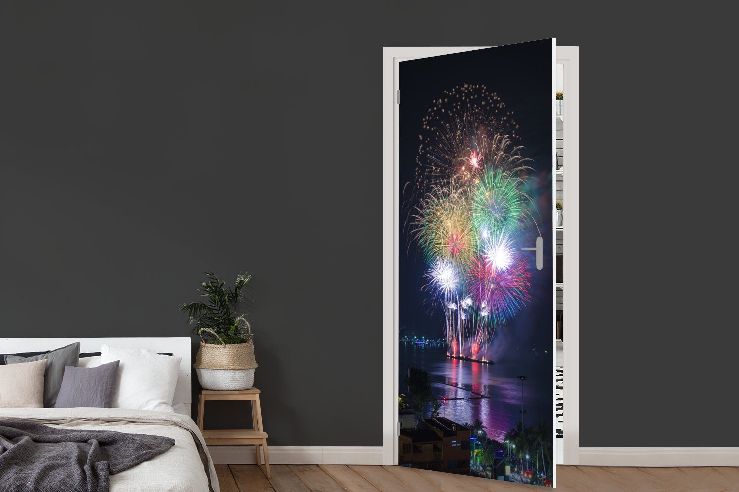 (1 cm Türaufkleber, MuchoWow Fototapete 75x205 St), Türtapete Tür, für bedruckt, Matt, Feuerwerksfestival,