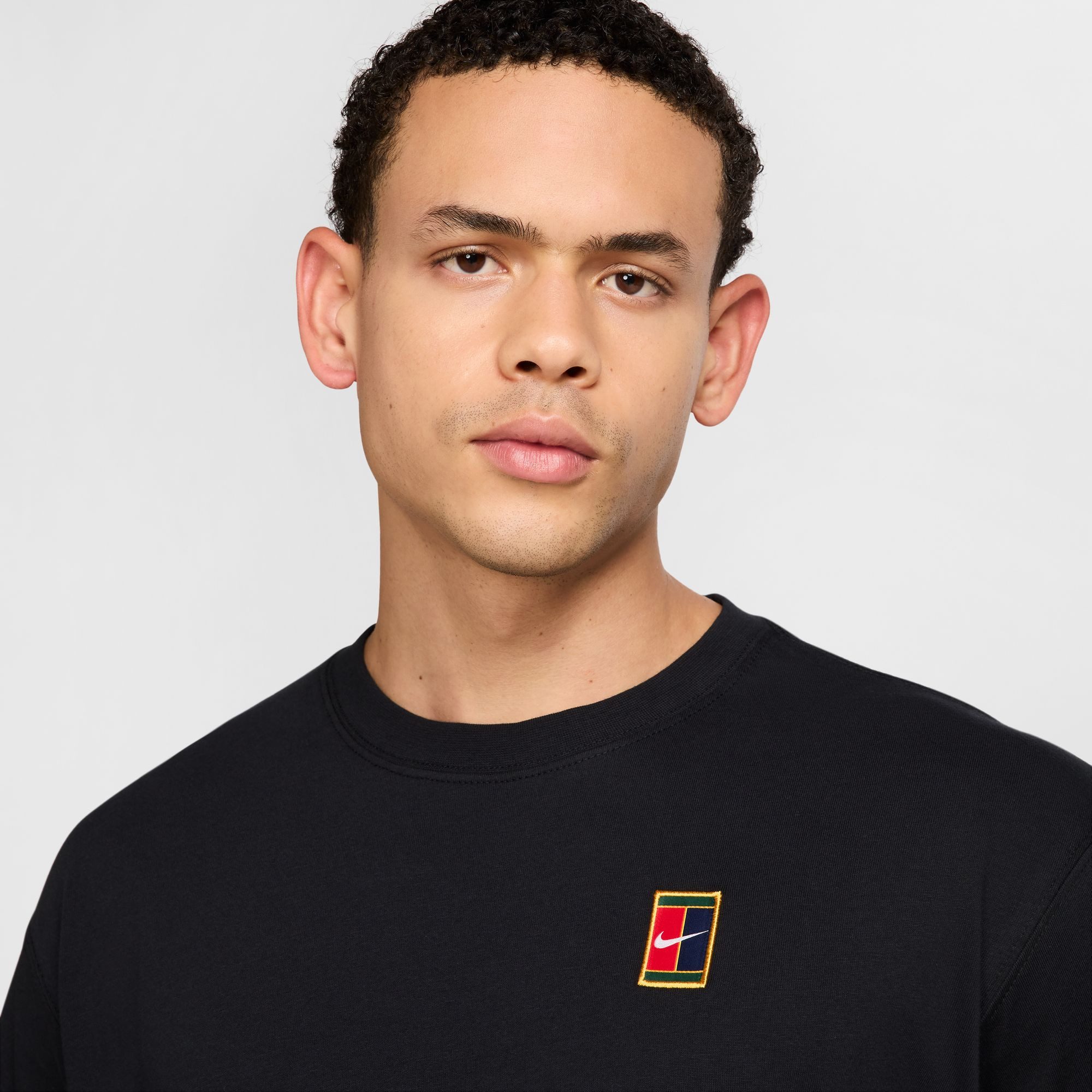 Nike T-Shirt NikeCourt Men's Max90 Tennis T-Shirt mit unifarbenem Design, Kurzarm, aus Jersey, Basic-Passform