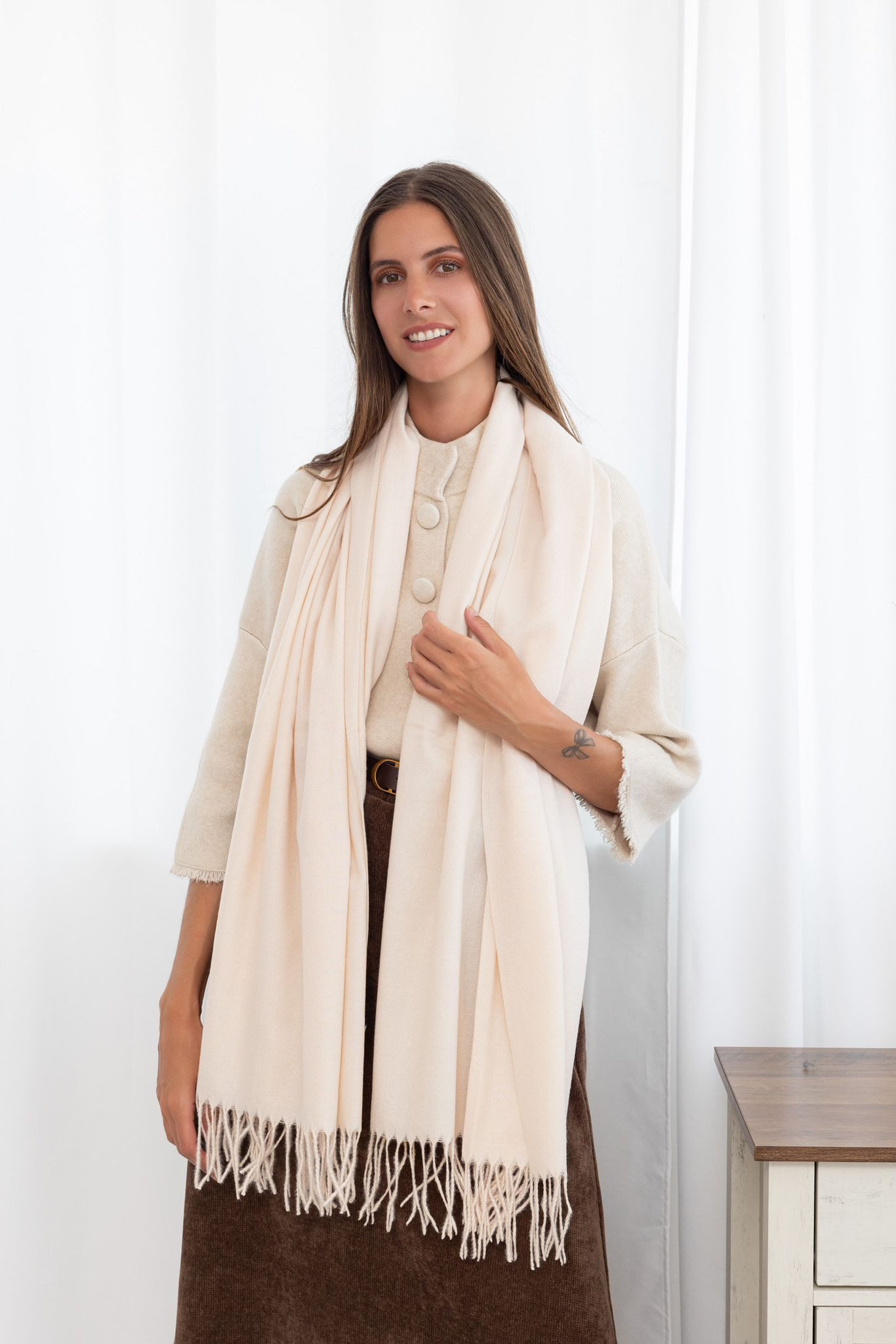 MIRROSI Modeschal weicher und warmer Unifarbe Schal mit Fransen, 70x180cm, (Viele tolle Farben zur Auswahl), Damen Halstuch ideal für Herbst und Winter – Bild 3 von 3