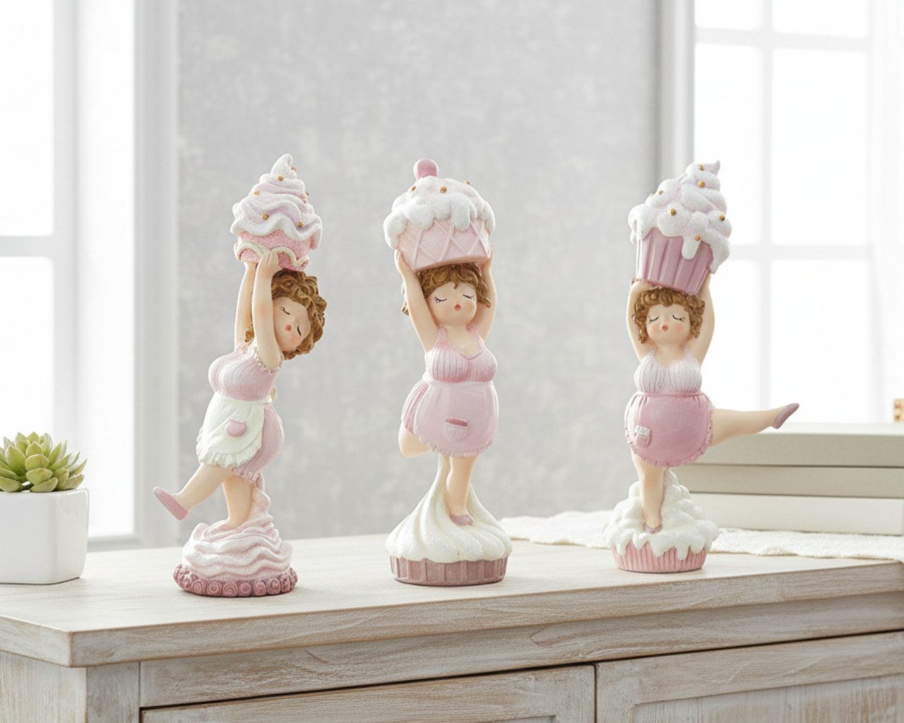 MF Comicfigur Miss Cupcake Dekofiguren 3er Set Rosa Damen Vintage Look Küchen Deko (3 St)