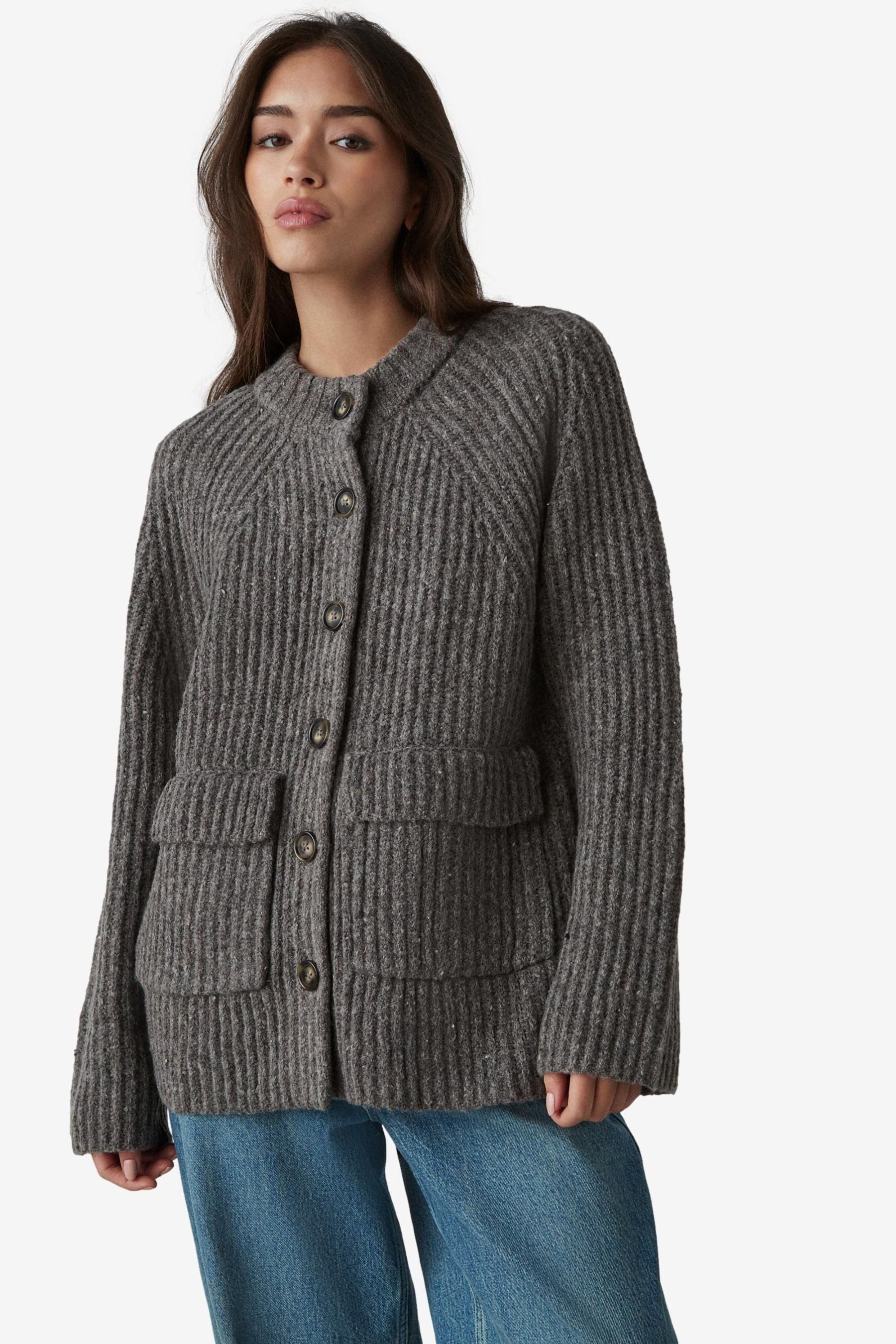 Next Strickjacke Strickjacke mit Rippstrickmuster und Knopfleiste (1-tlg)